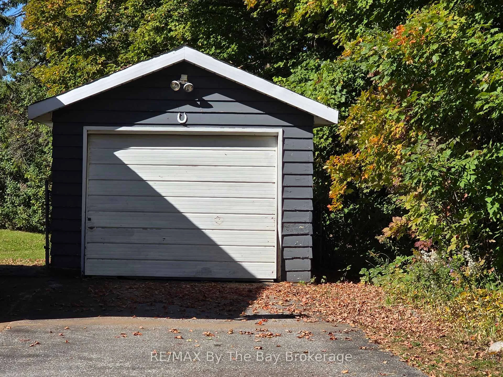 Photo 4 of 926 Brebeuf Road, Midland — HOMEH