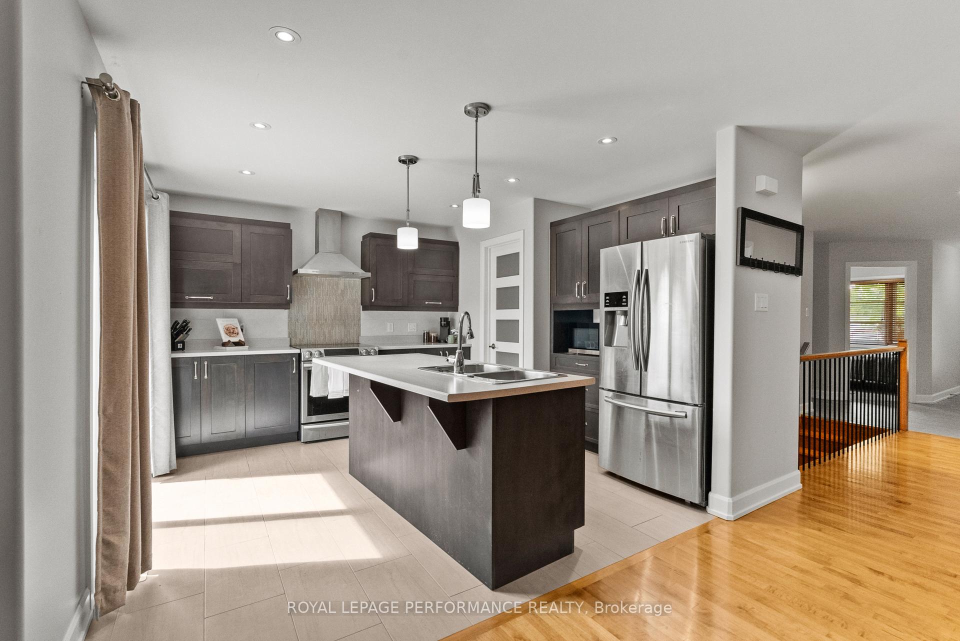 Photo 8 of 6 Brickyard Drive, Russell, Village of Russell — HOMEH