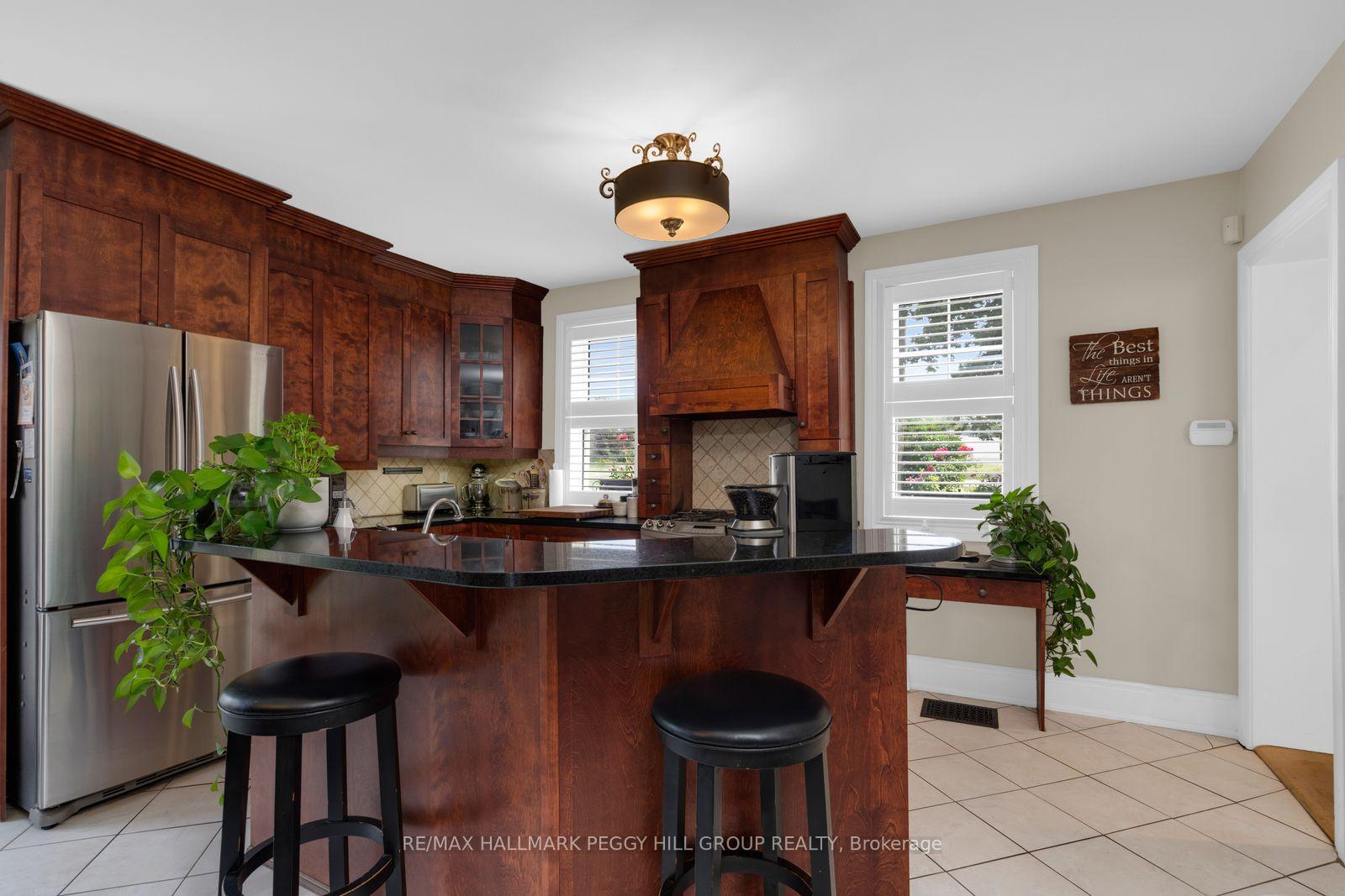 Photo 2 of 12 Beacon Road, Barrie, Holly — HOMEH