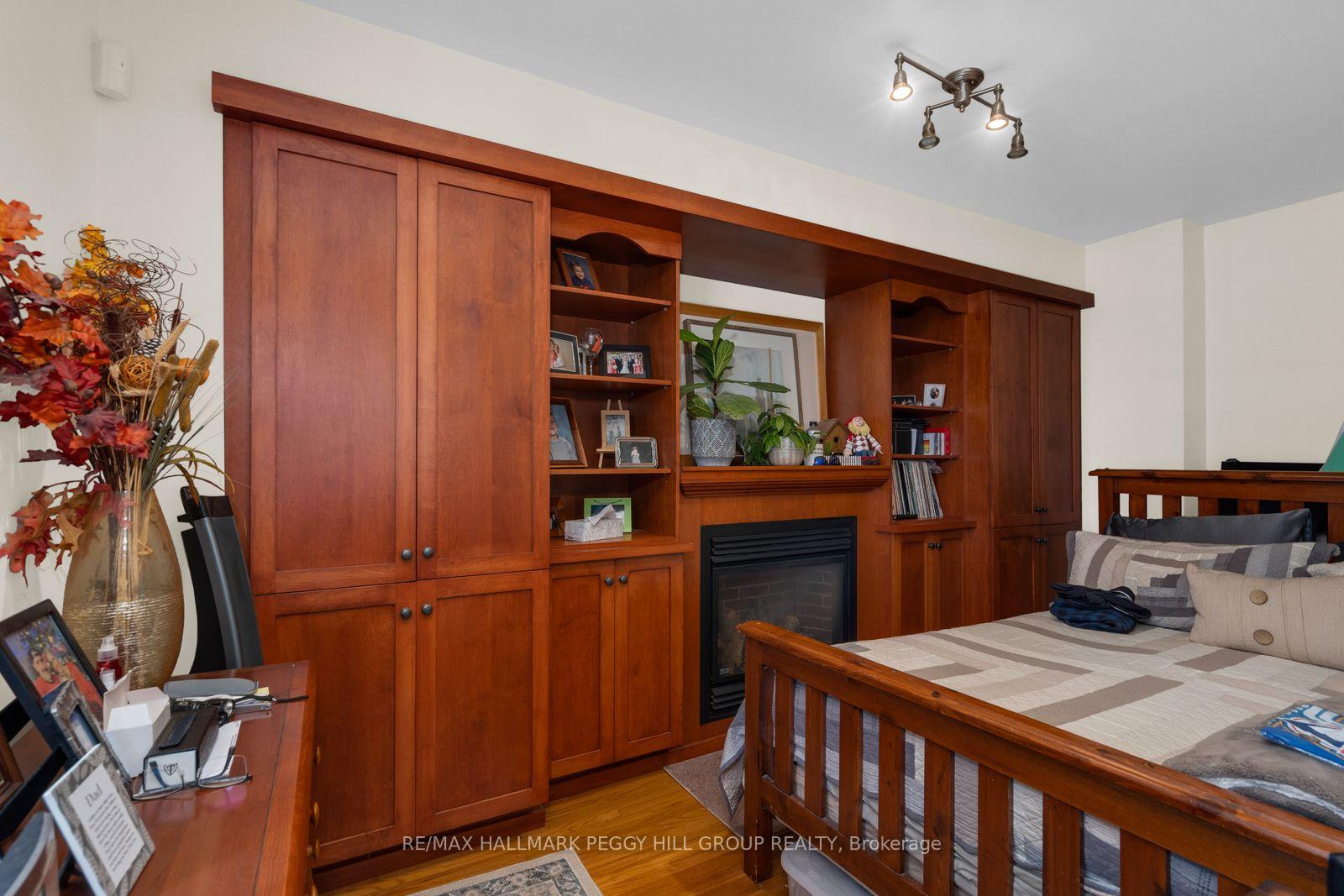Photo 10 of 12 Beacon Road, Barrie, Holly — HOMEH