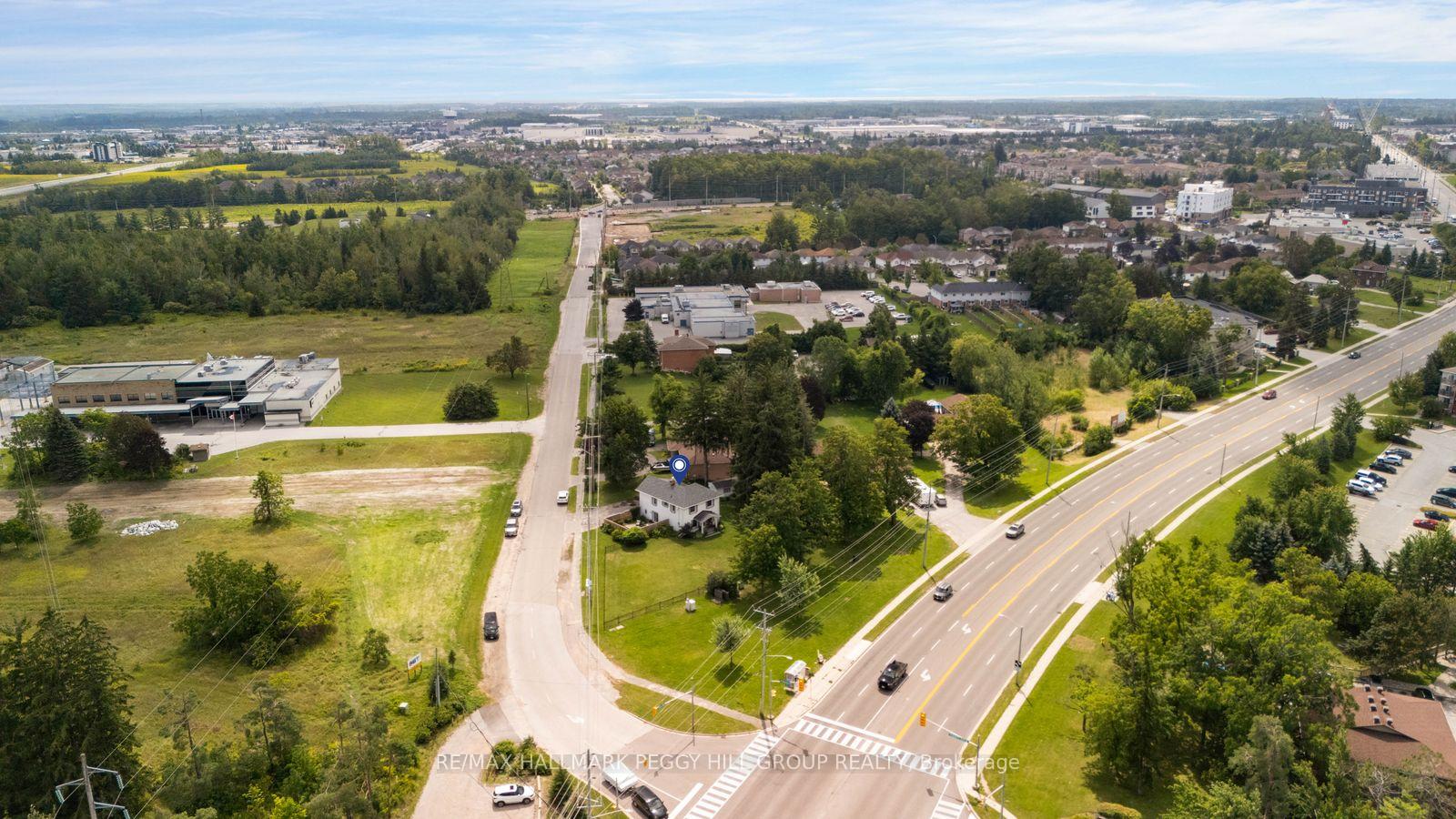 Photo 19 of 12 Beacon Road, Barrie, Holly — HOMEH