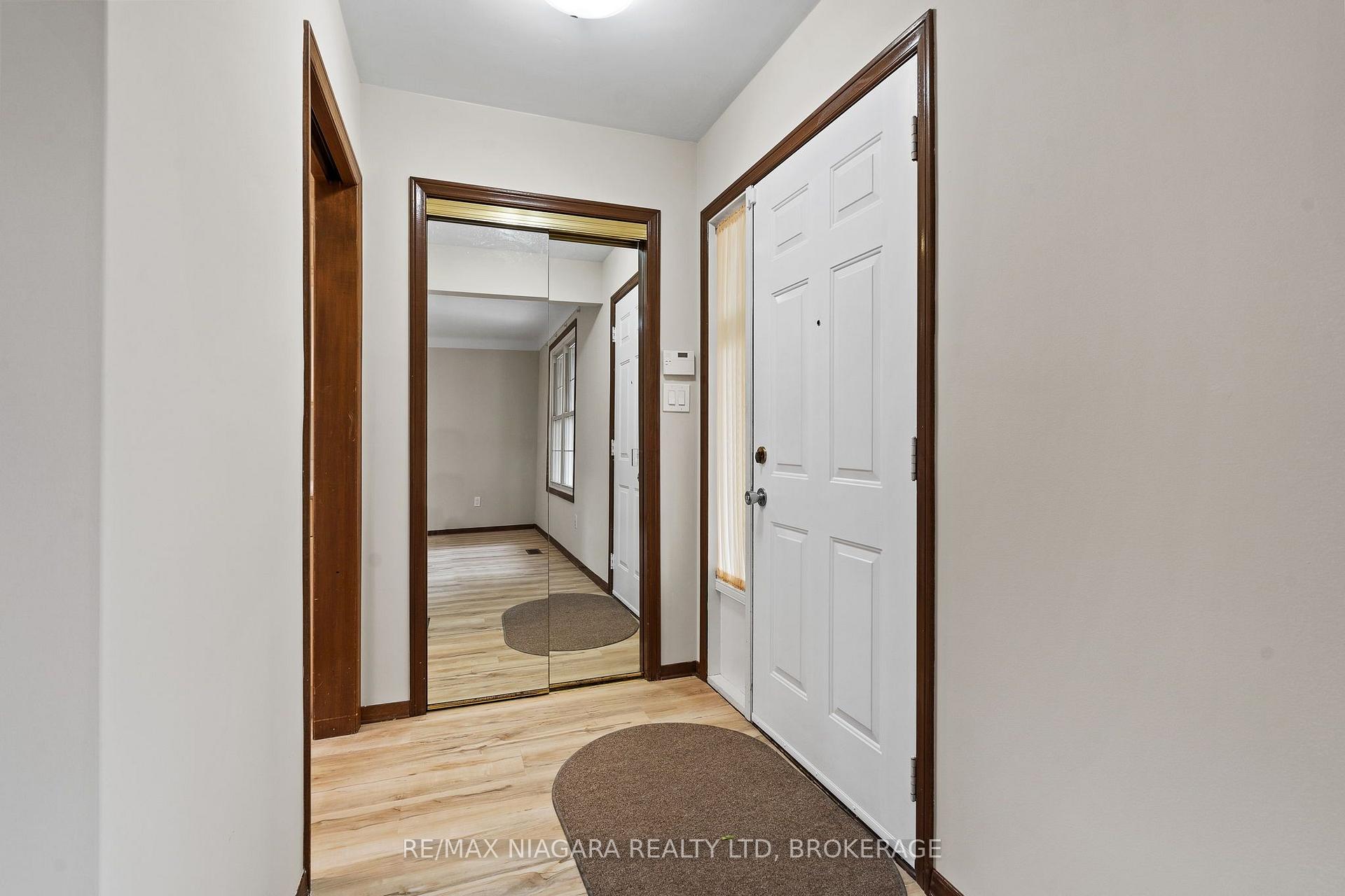 Photo 4 of 476 Scott Street, St. Catharines, Carlton/Bunting — HOMEH
