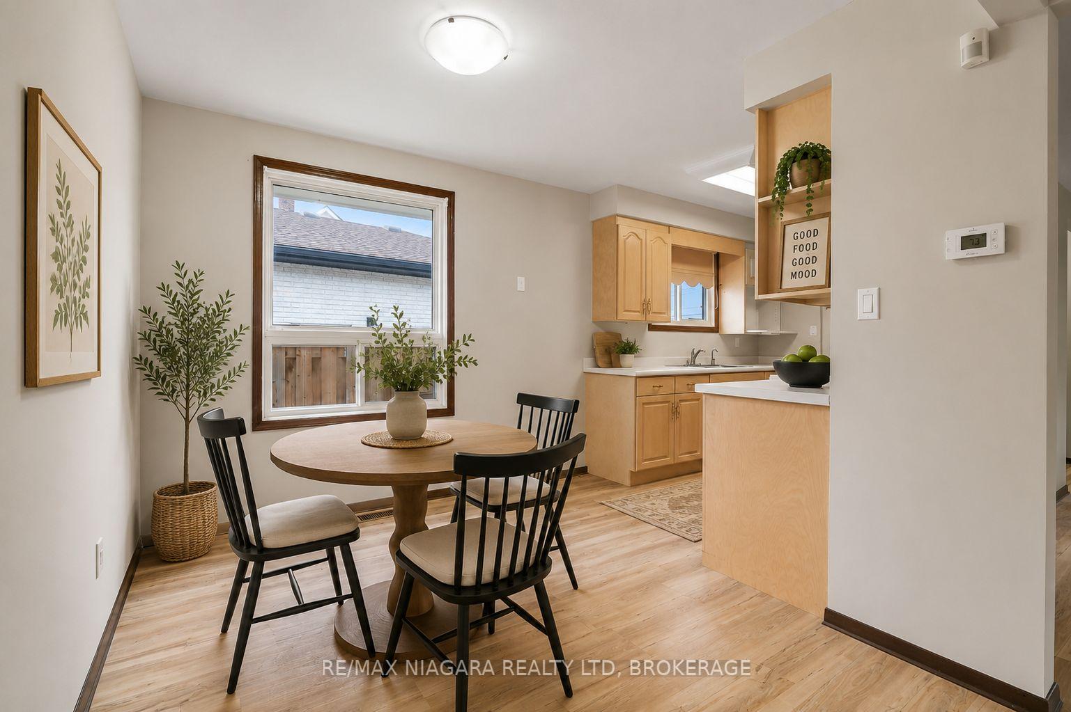 Photo 11 of 476 Scott Street, St. Catharines, Carlton/Bunting — HOMEH