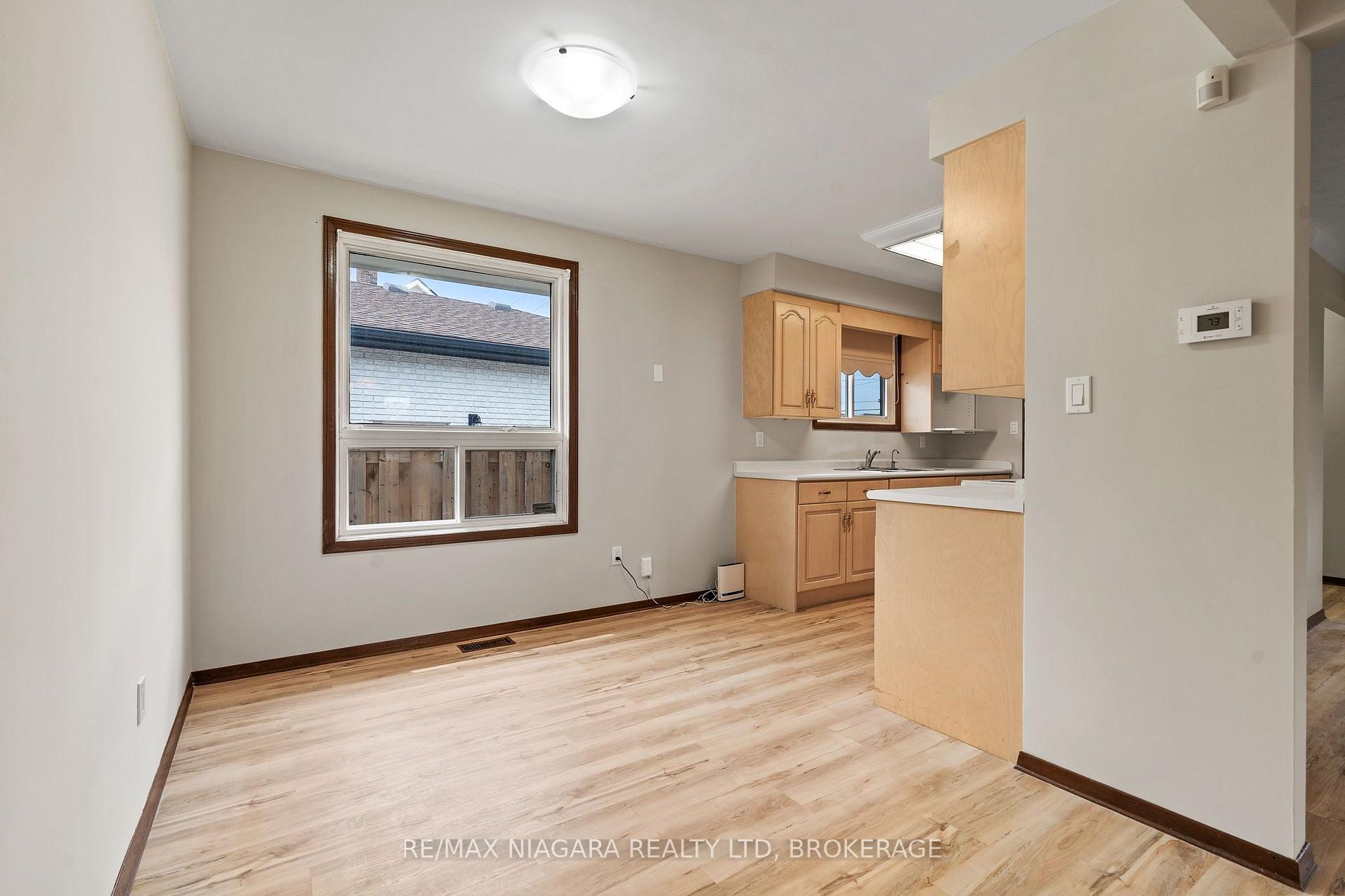 Photo 12 of 476 Scott Street, St. Catharines, Carlton/Bunting — HOMEH