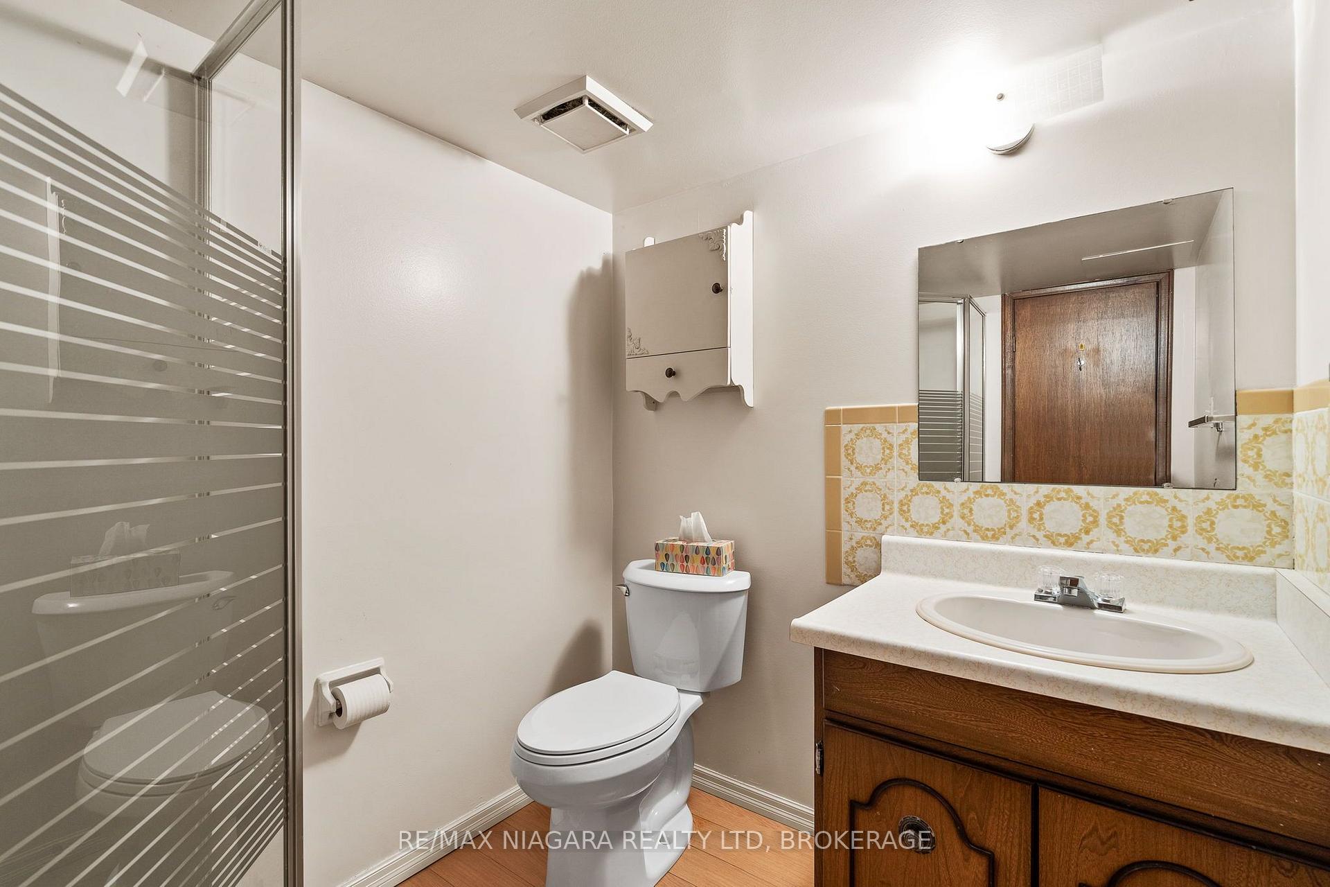 Photo 27 of 476 Scott Street, St. Catharines, Carlton/Bunting — HOMEH