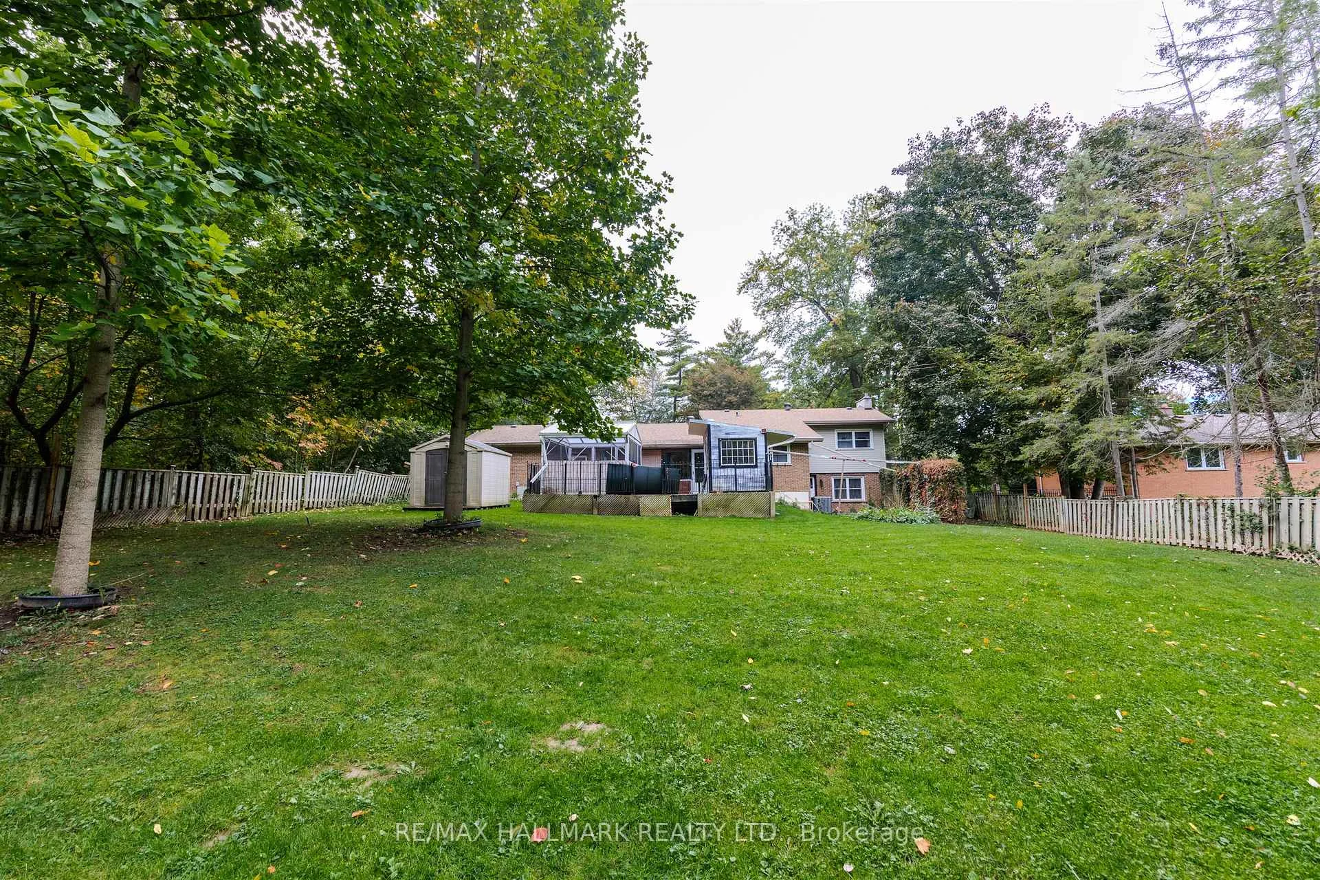 Photo 13 of 36 Summerhayes Crescent, Brantford, Mayfair — HOMEH