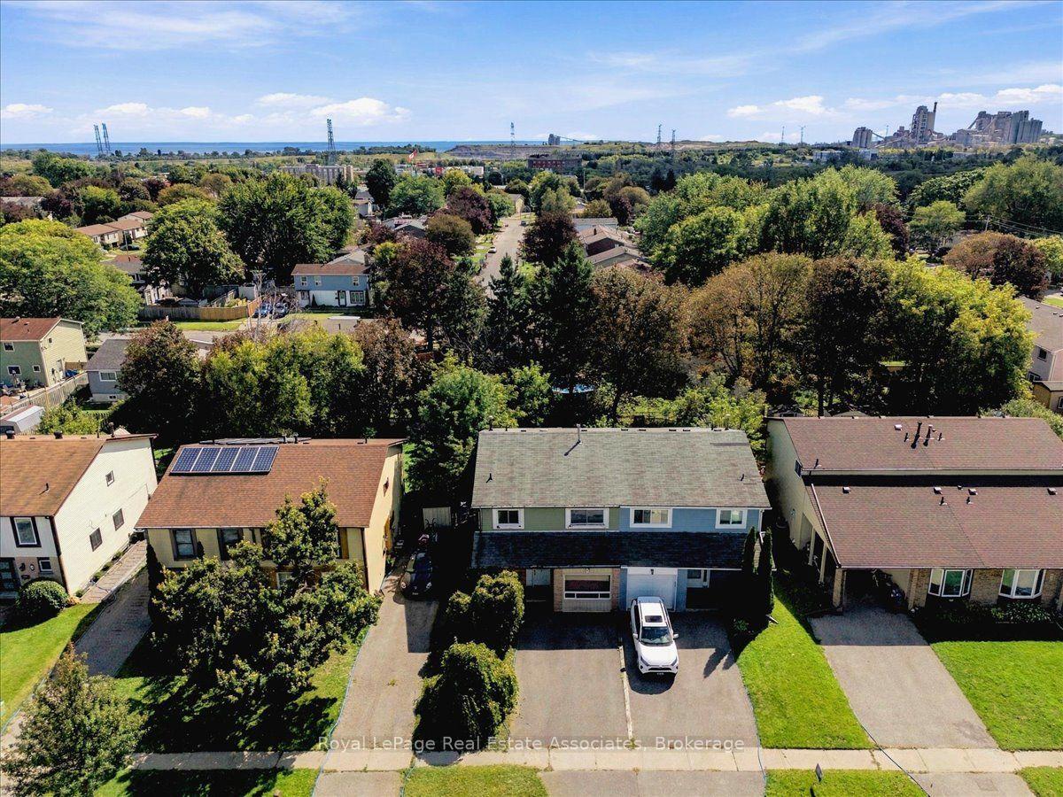 Photo 2 of 62 Alonna Street, Clarington, Bowmanville — HOMEH