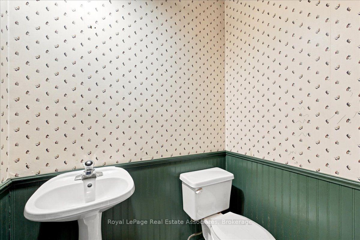 Photo 5 of 62 Alonna Street, Clarington, Bowmanville — HOMEH