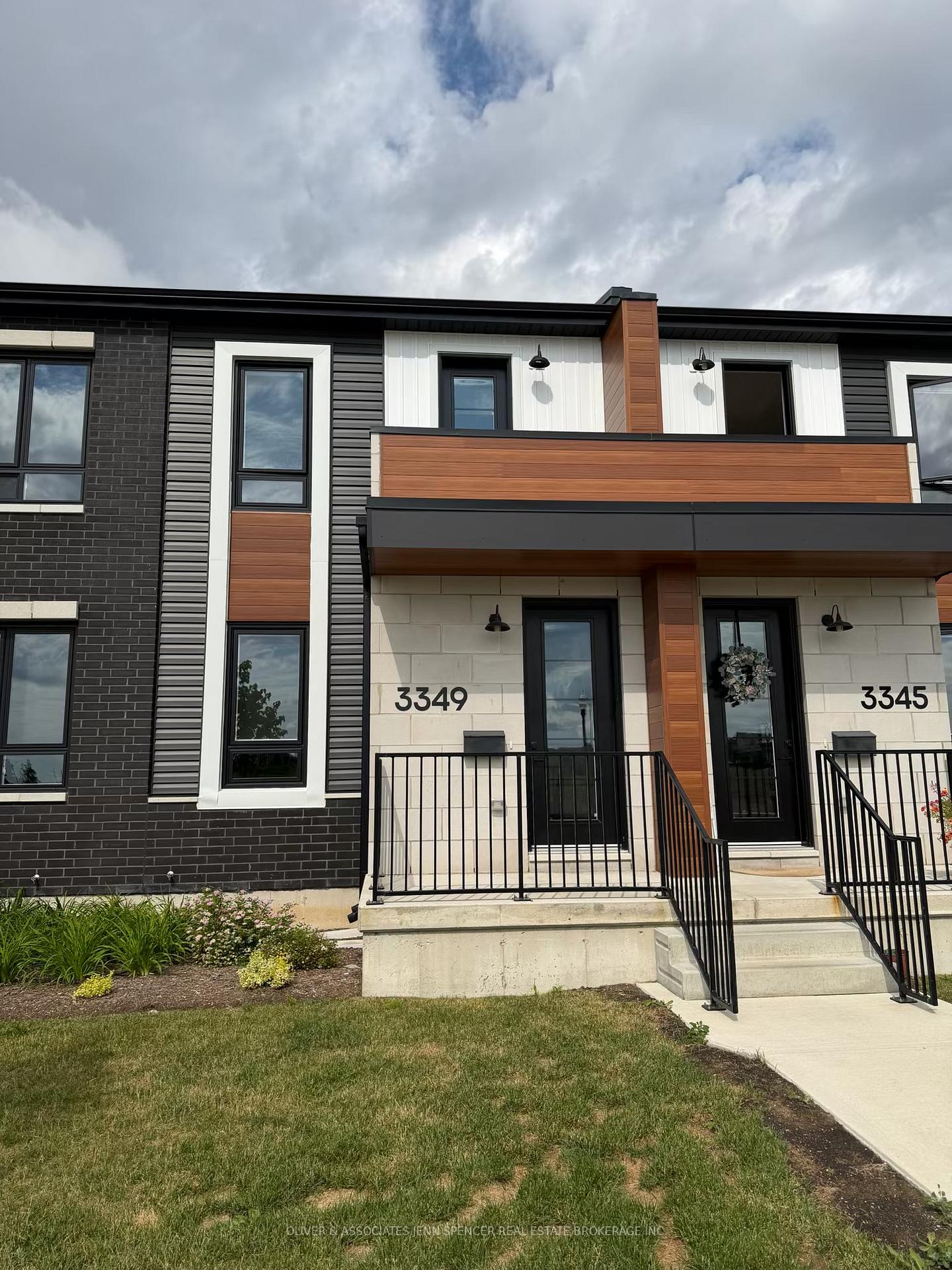Photo 1 of 3333 Morgan Avenue, London, South W — HOMEH