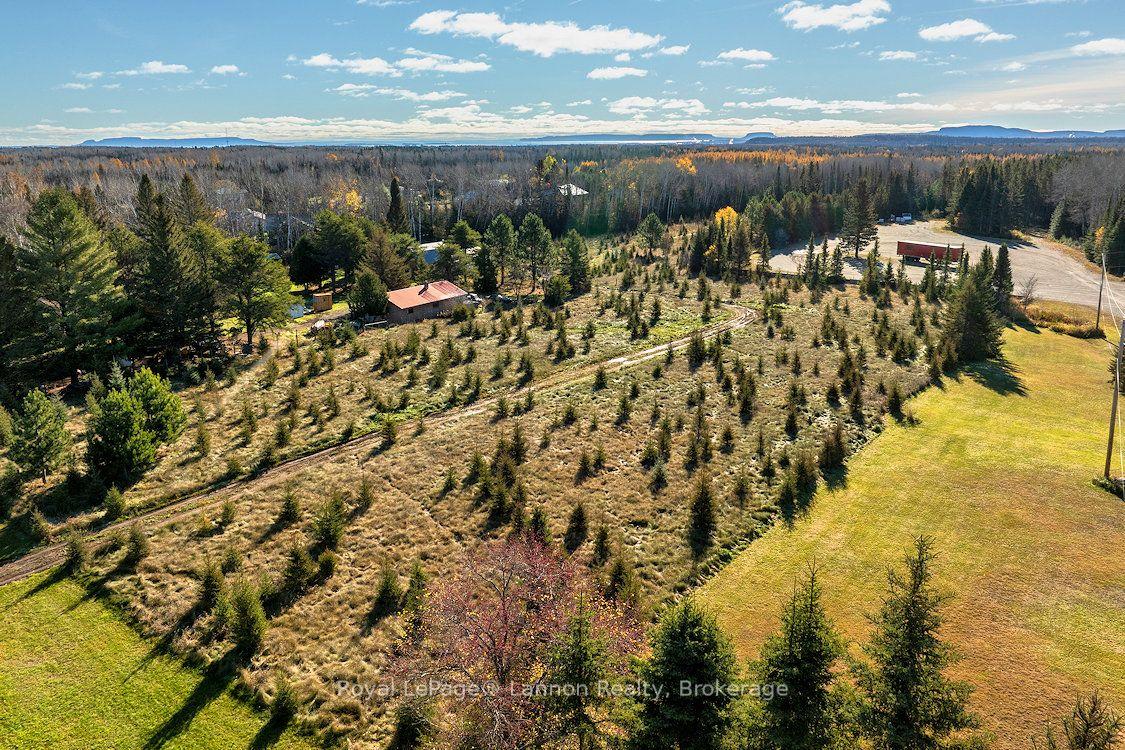 Photo 5 of 2265 Government Road, Thunder Bay, McIntyre South — HOMEH