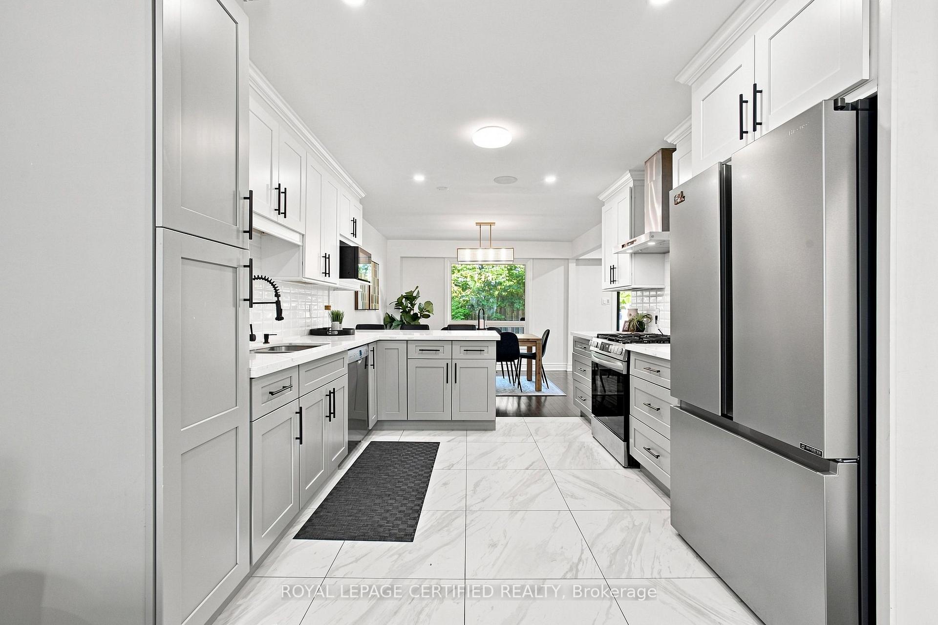 Photo 10 of 3029 Oslo Crescent, Mississauga, Meadowvale — HOMEH