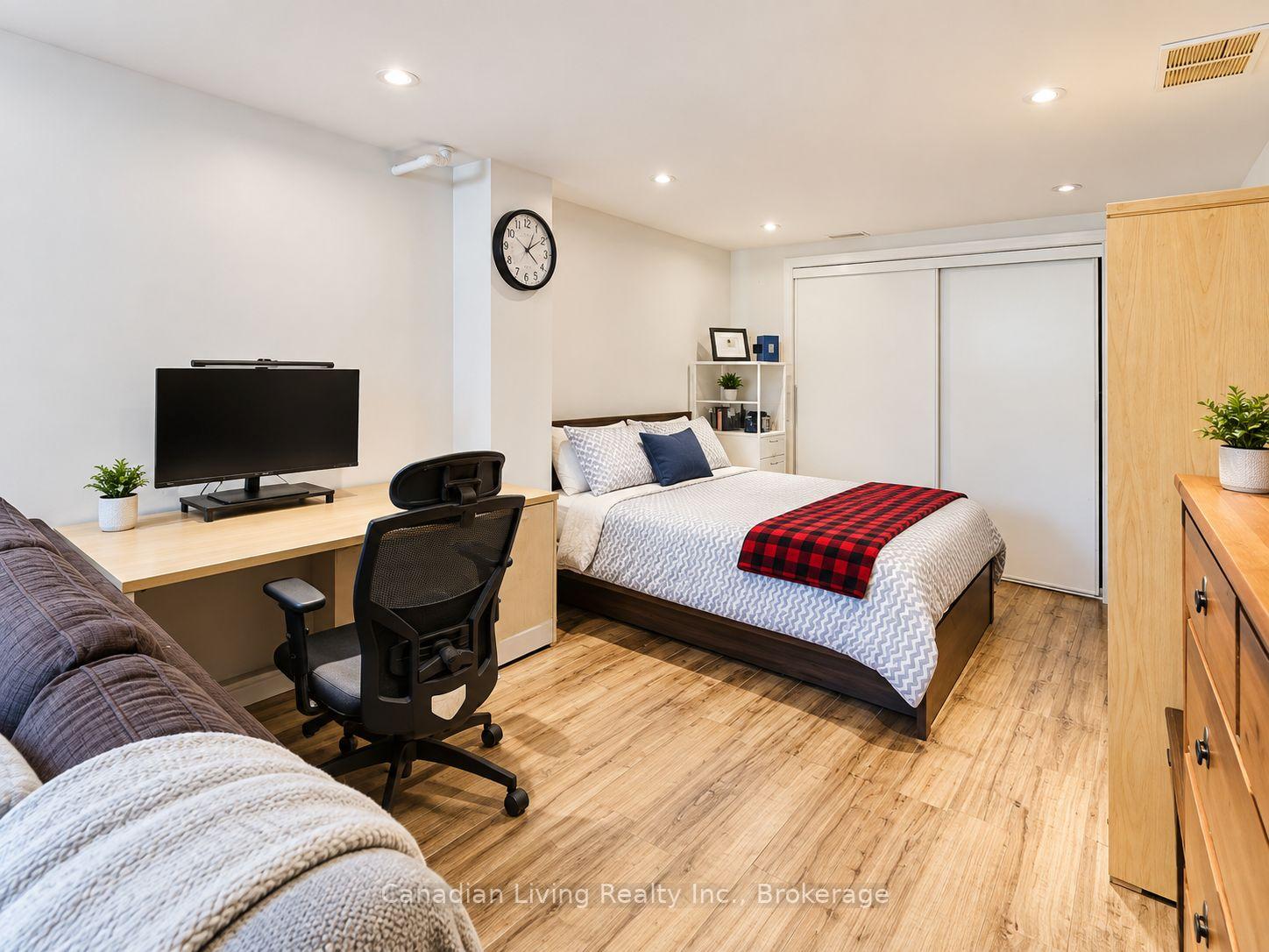 Photo 17 of 60 Scotney Grove, Scarborough, Malvern — HOMEH