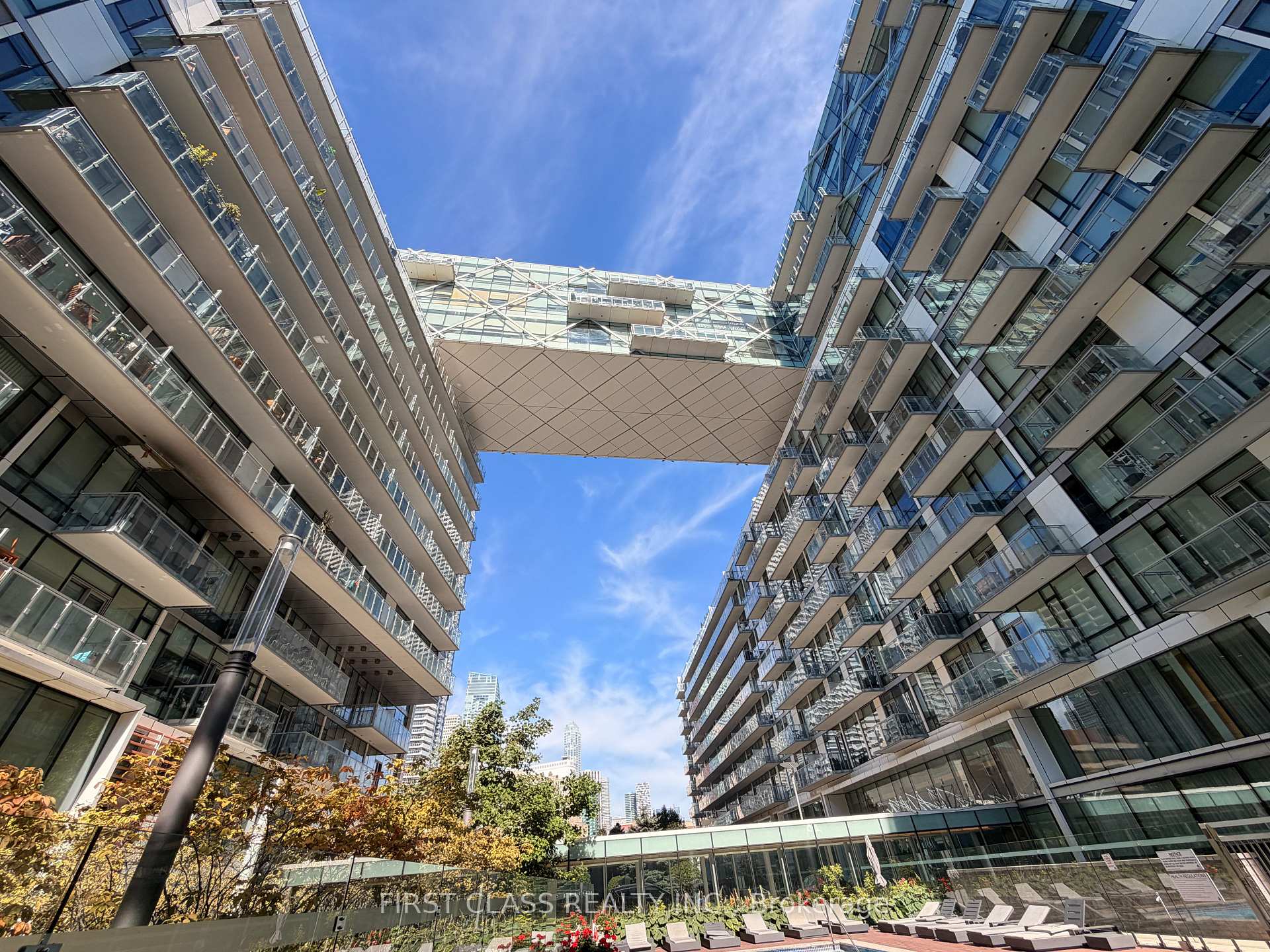 Photo of Unit 625, 39 Queens Quay E