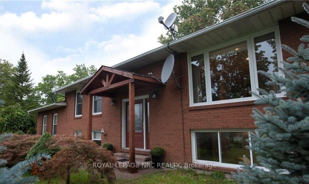 Photo of 3823 Thirty Road N