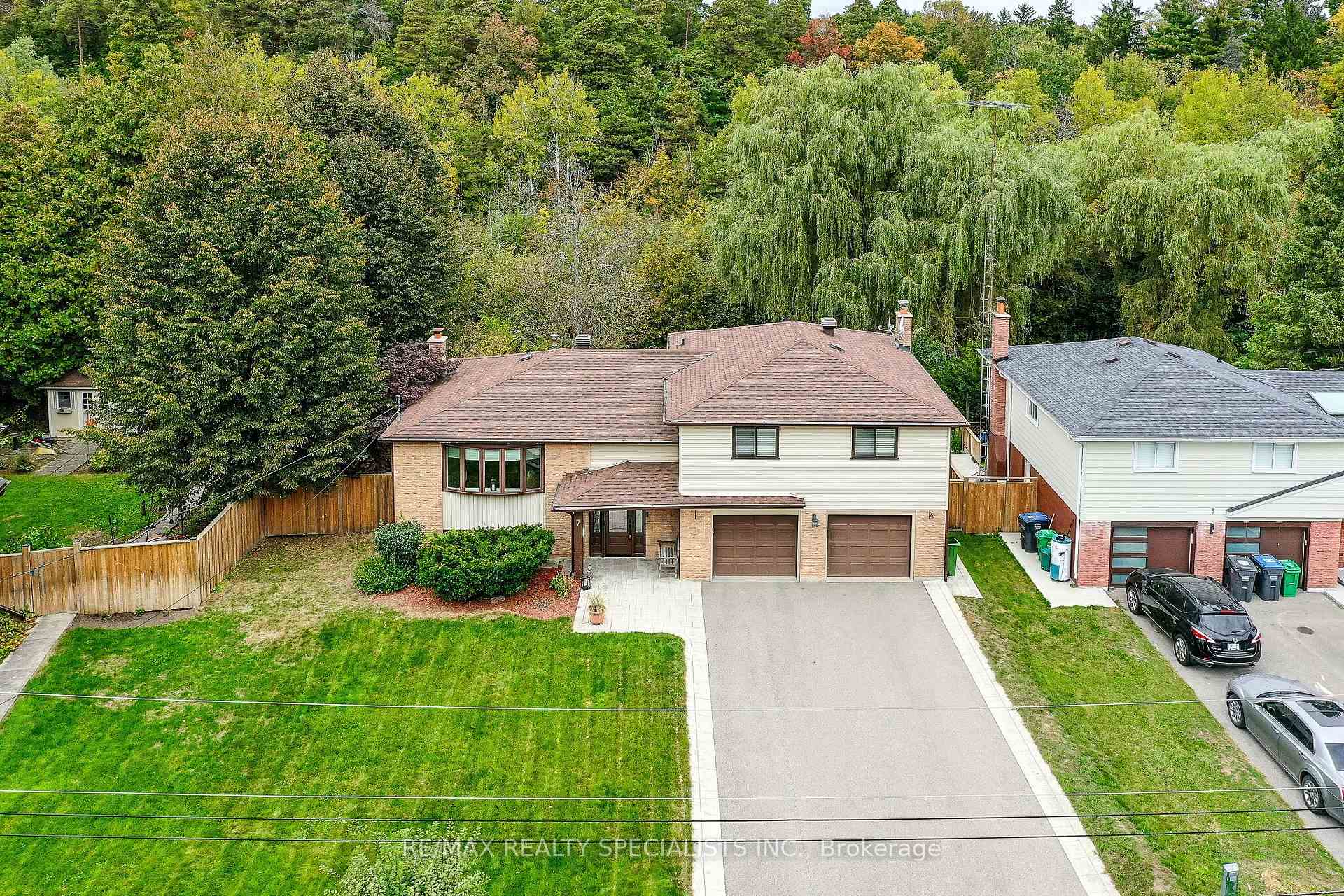 Photo 2 of 7 Orsi Road, Caledon, Caledon East — HOMEH