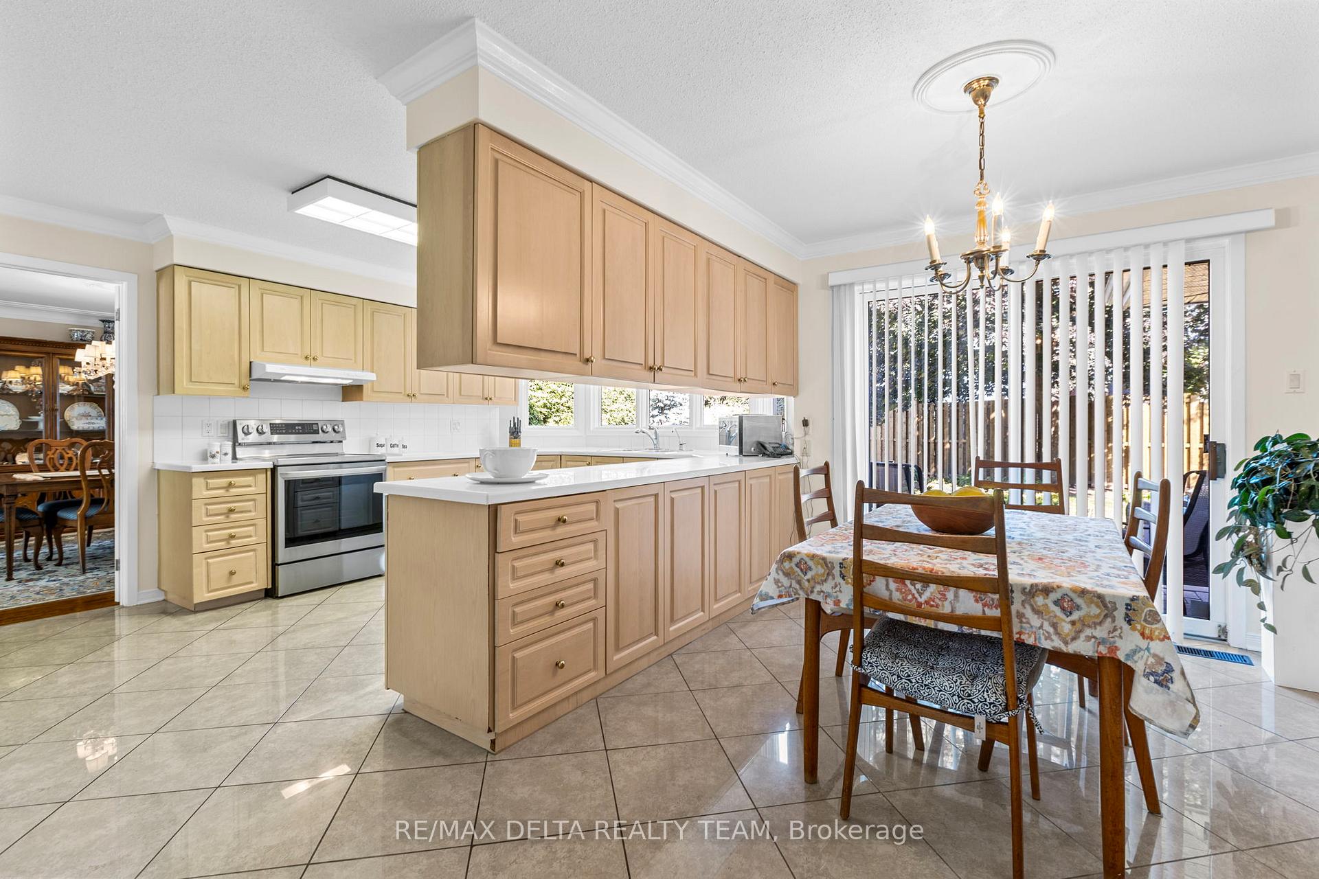 Photo 13 of 11 Garand Place, Ottawa, Guildwood Estates - Urbandale Acres — HOMEH