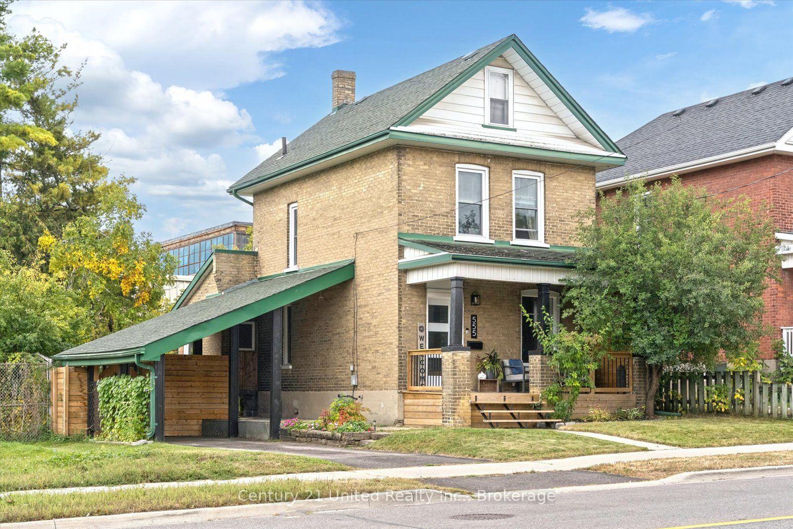 Photo of 555 Romaine Street