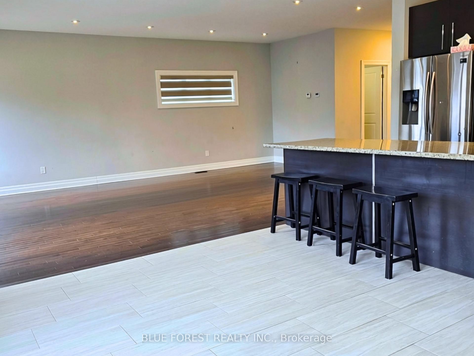 Photo 4 of Unit 23, 2587 Sheffield Boulevard, London, South U — HOMEH