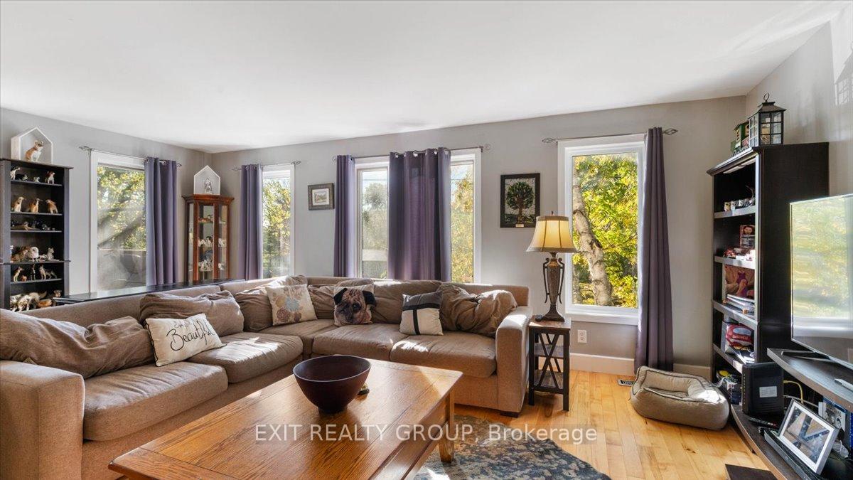 Photo 7 of 44 Hillcrest Drive, Quinte West, Murray Ward — HOMEH