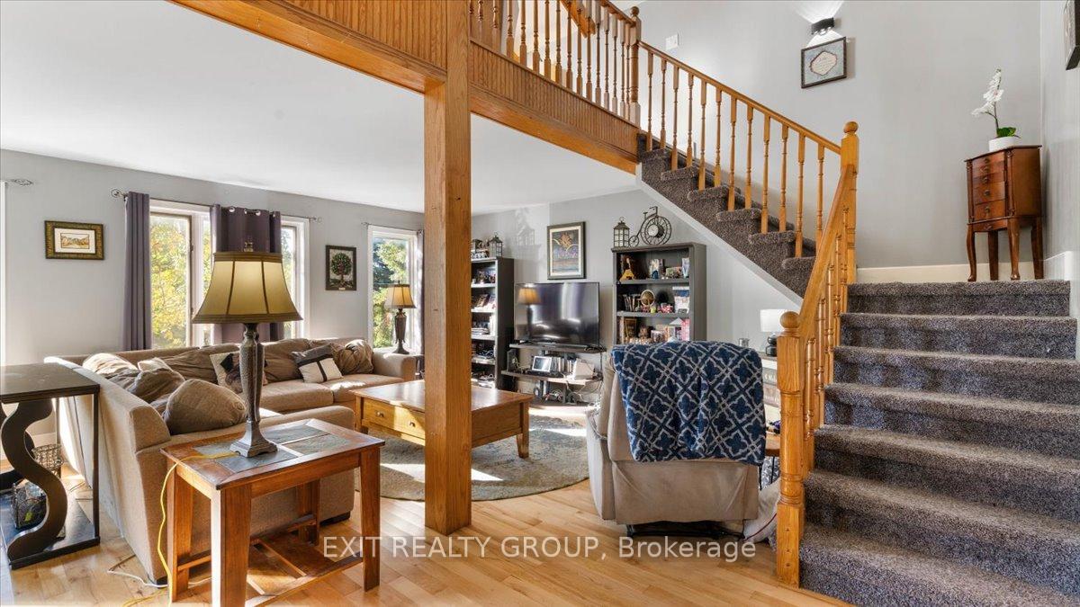 Photo 8 of 44 Hillcrest Drive, Quinte West, Murray Ward — HOMEH