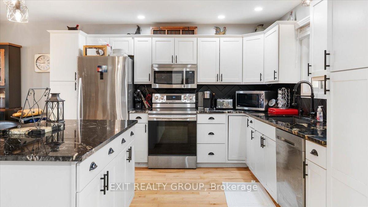 Photo 16 of 44 Hillcrest Drive, Quinte West, Murray Ward — HOMEH