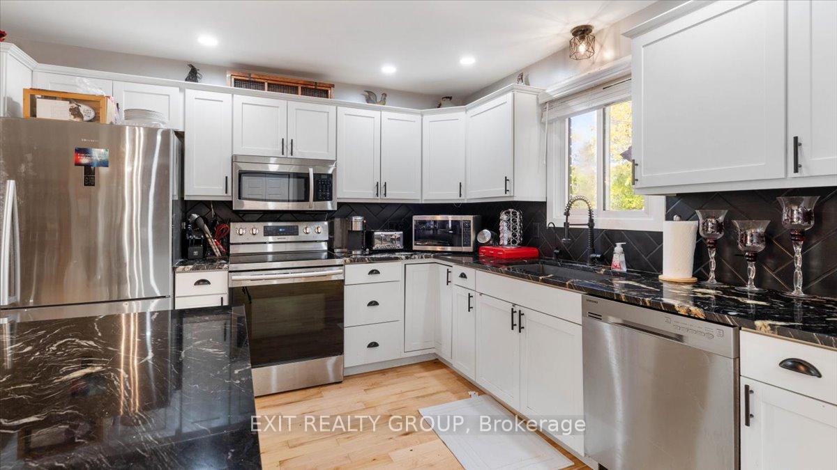 Photo 20 of 44 Hillcrest Drive, Quinte West, Murray Ward — HOMEH