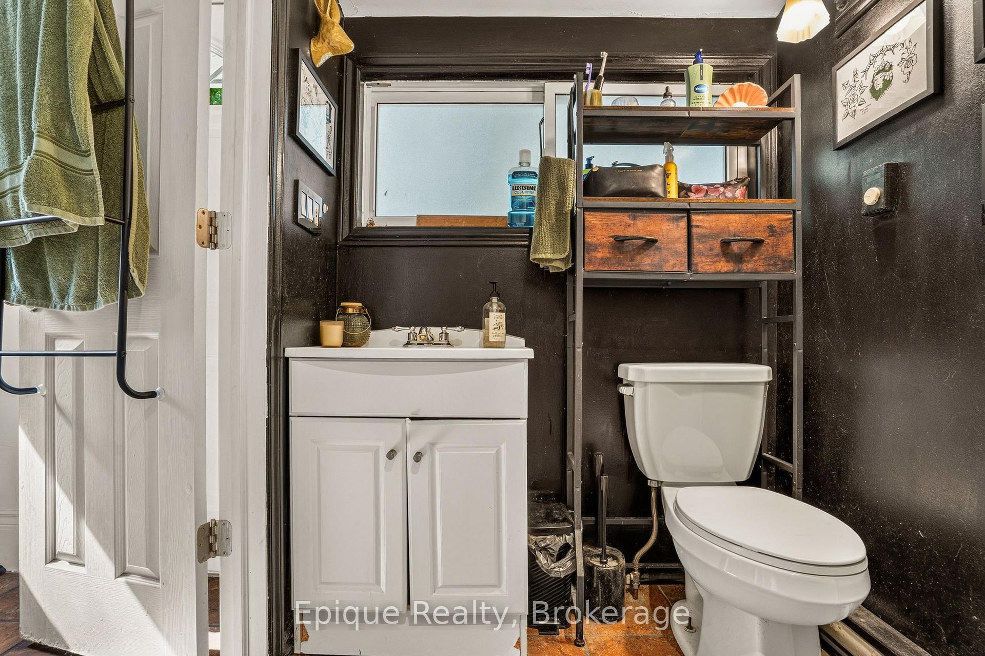 Photo 11 of 170 Emerald Street S, Hamilton, Stinson — HOMEH