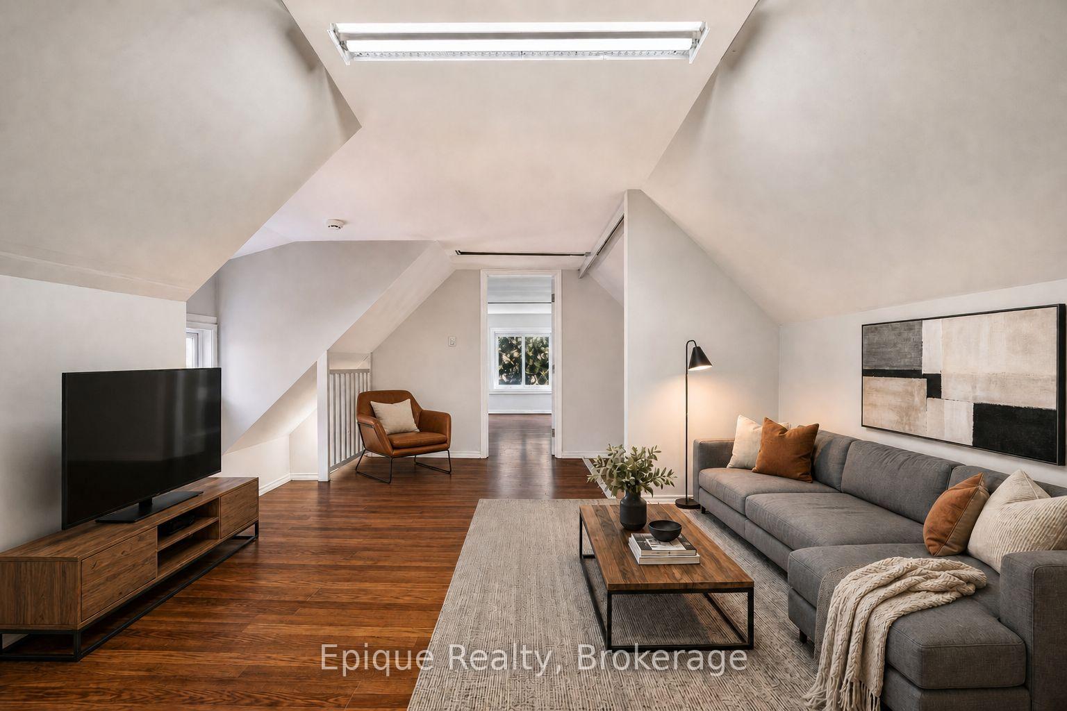 Photo 15 of 170 Emerald Street S, Hamilton, Stinson — HOMEH
