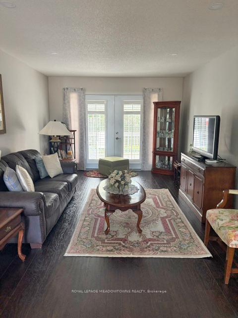 Photo 3 of Unit 7, 26 Red Haven Drive, Grimsby, Grimsby Beach — HOMEH