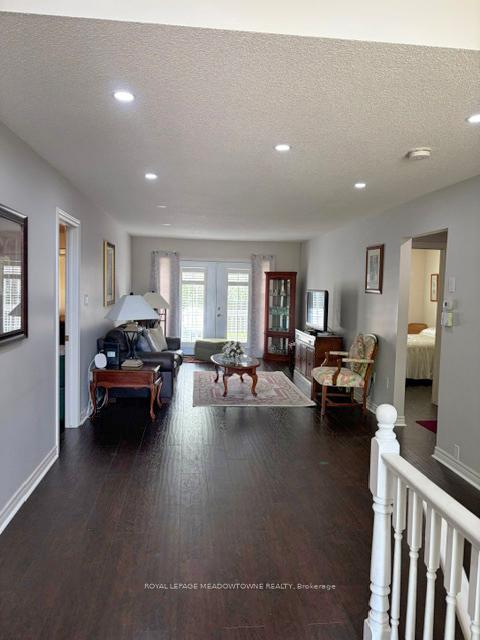 Photo 6 of Unit 7, 26 Red Haven Drive, Grimsby, Grimsby Beach — HOMEH