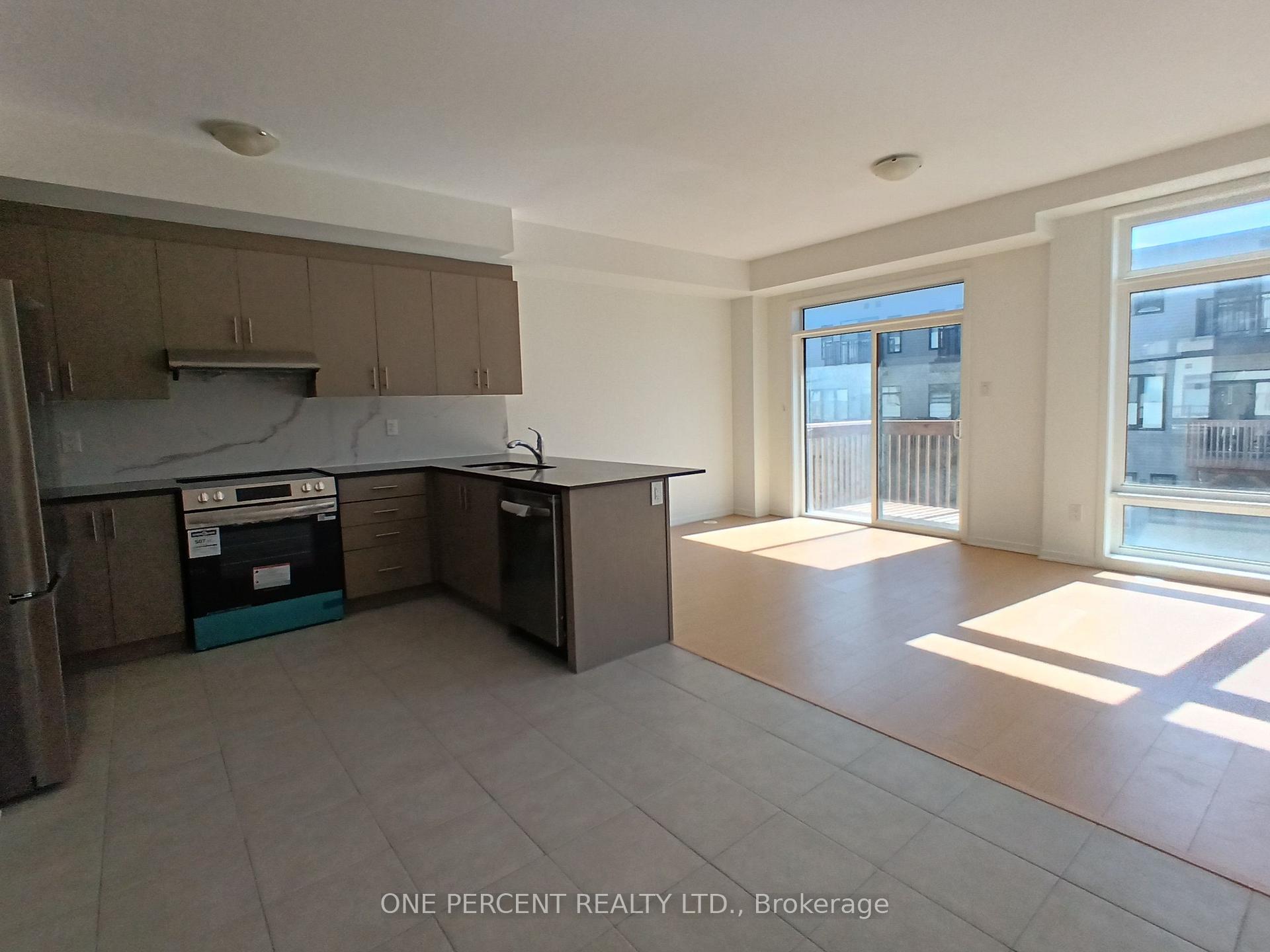 Photo 6 of 743 Stanstead Path, Oshawa, Samac — HOMEH