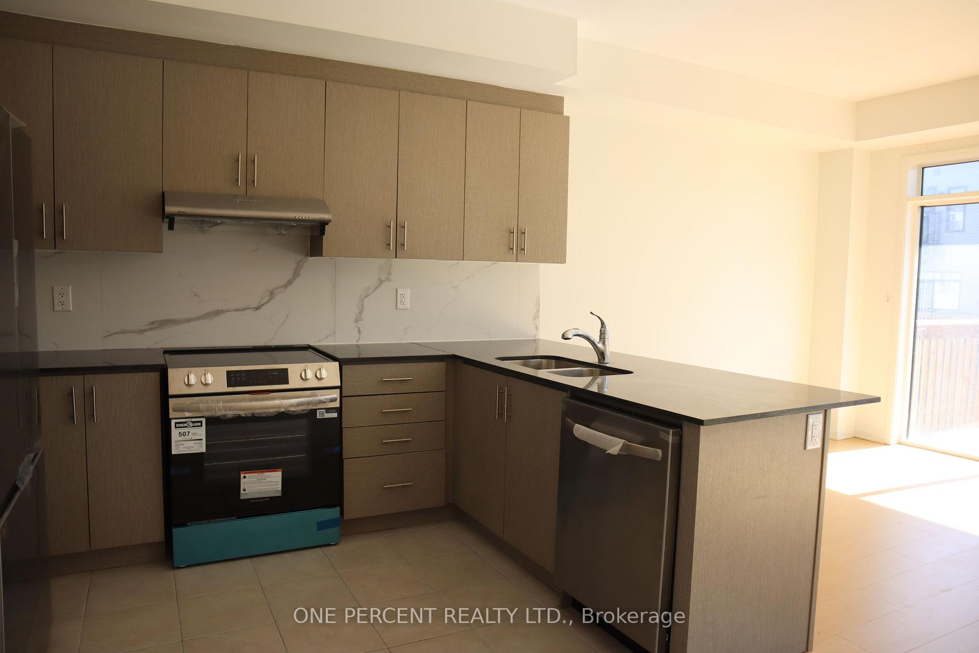 Photo 11 of 743 Stanstead Path, Oshawa, Samac — HOMEH