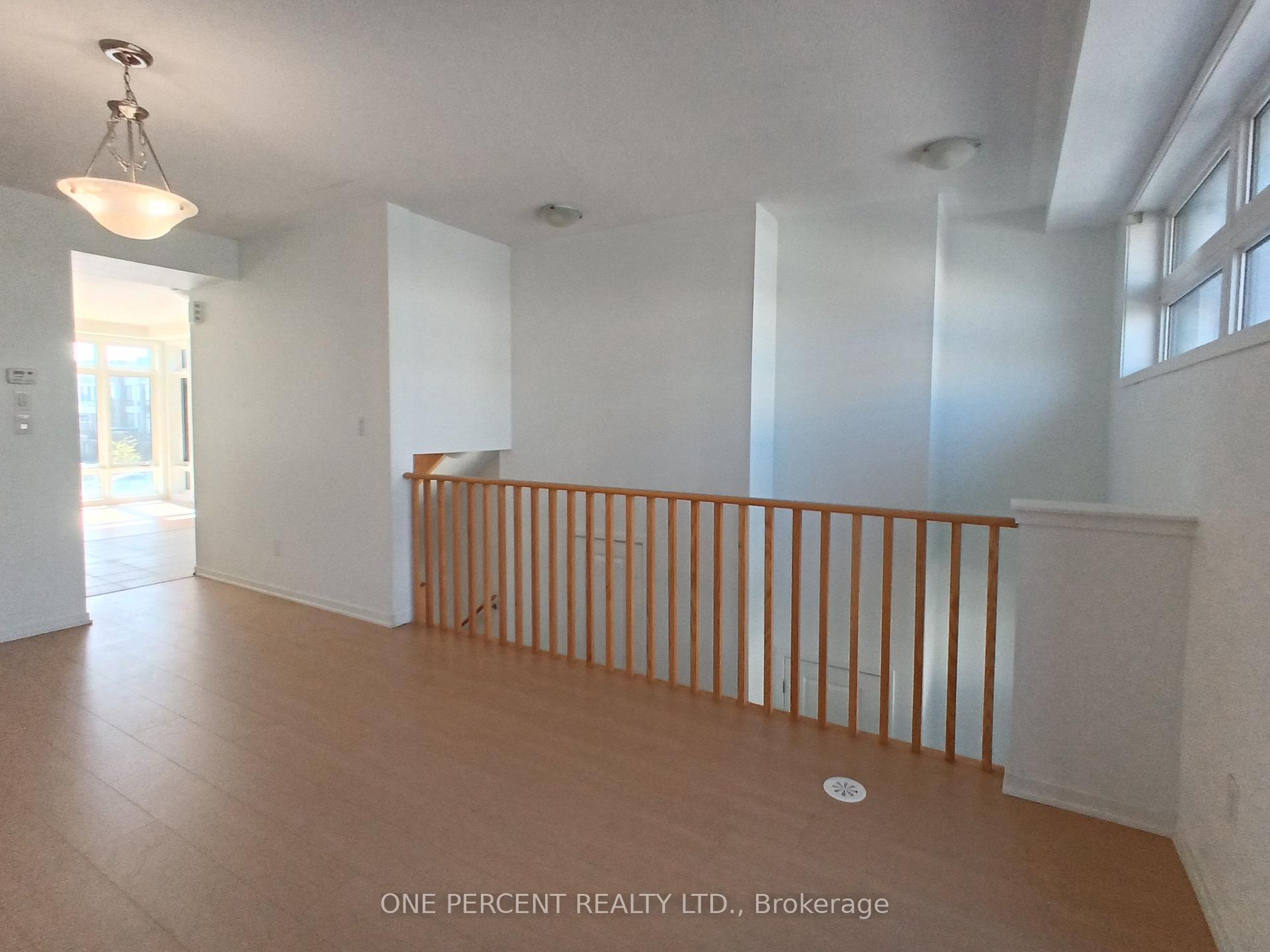 Photo 12 of 743 Stanstead Path, Oshawa, Samac — HOMEH