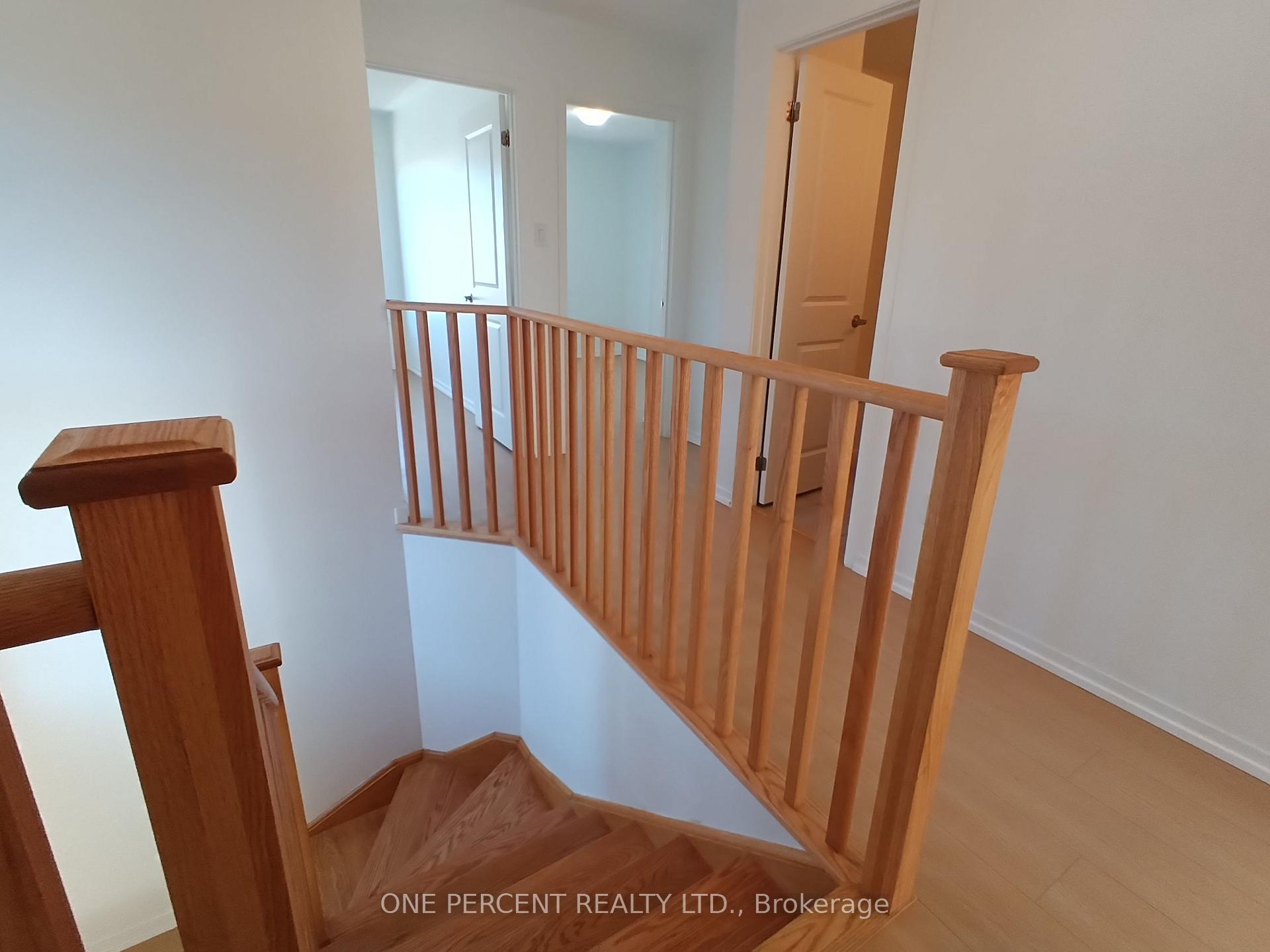 Photo 18 of 743 Stanstead Path, Oshawa, Samac — HOMEH
