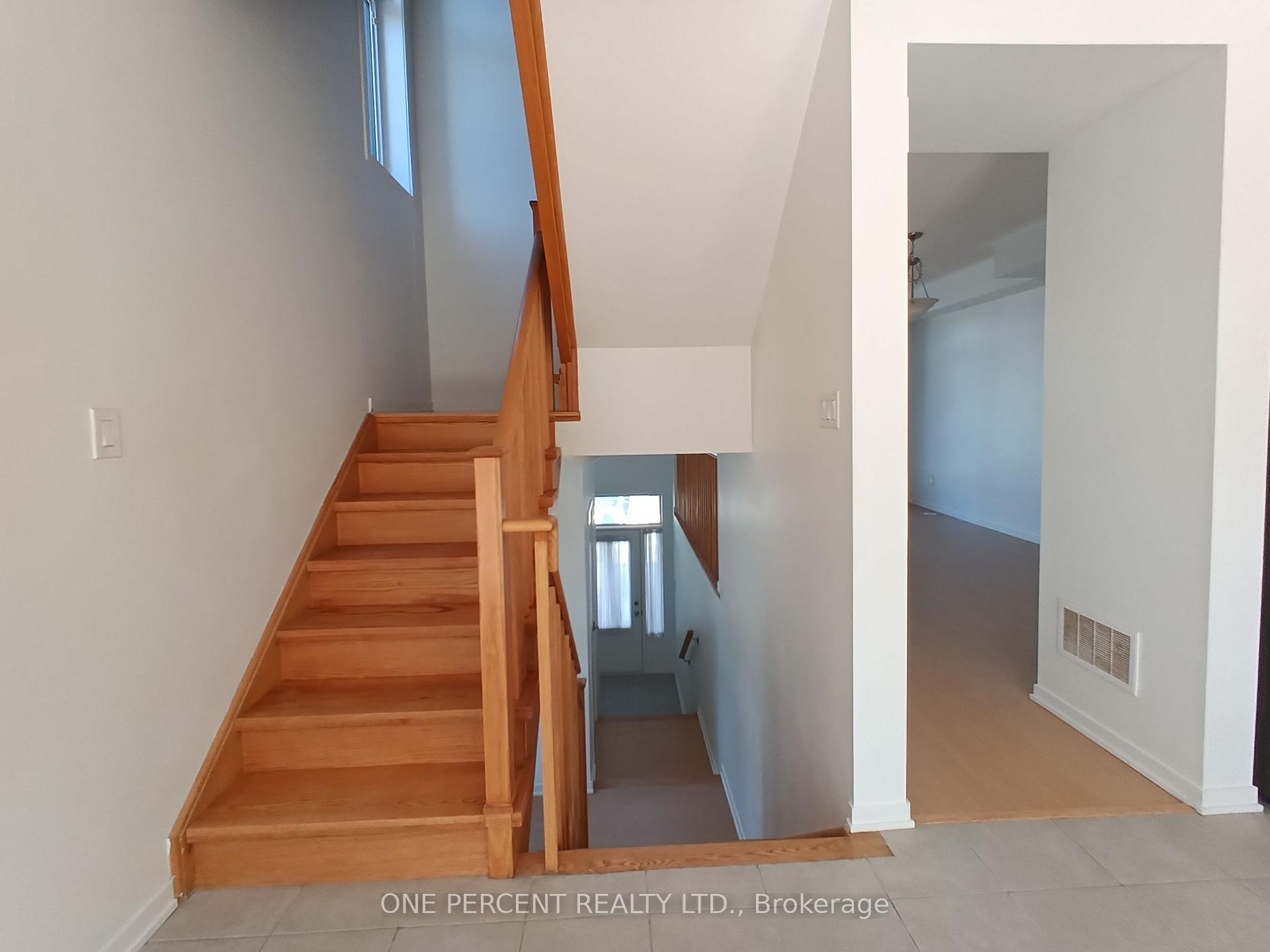 Photo 24 of 743 Stanstead Path, Oshawa, Samac — HOMEH