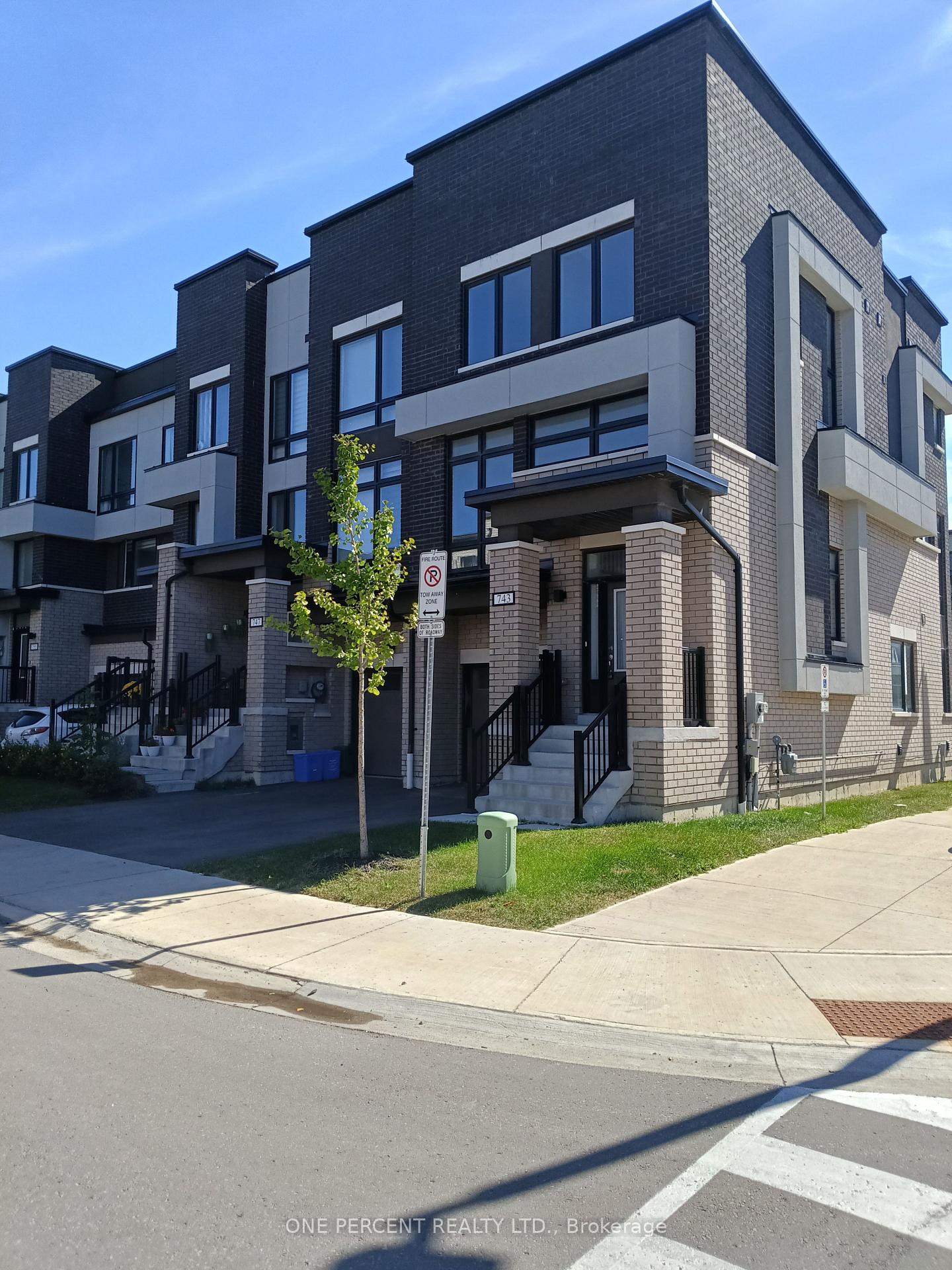 Photo 38 of 743 Stanstead Path, Oshawa, Samac — HOMEH