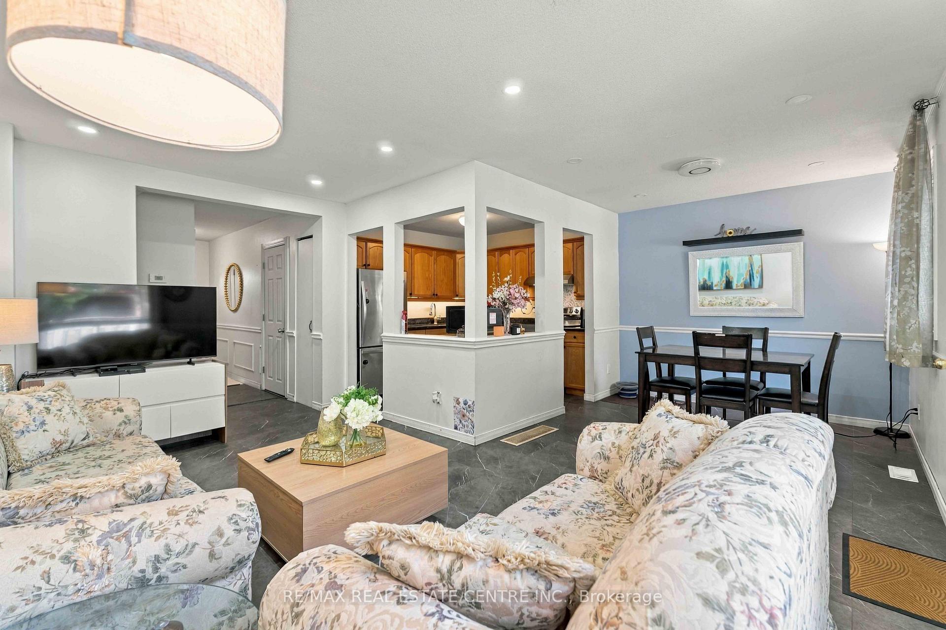 Photo 7 of Unit 4, 899 Stone Church Road E, Hamilton, Quinndale — HOMEH