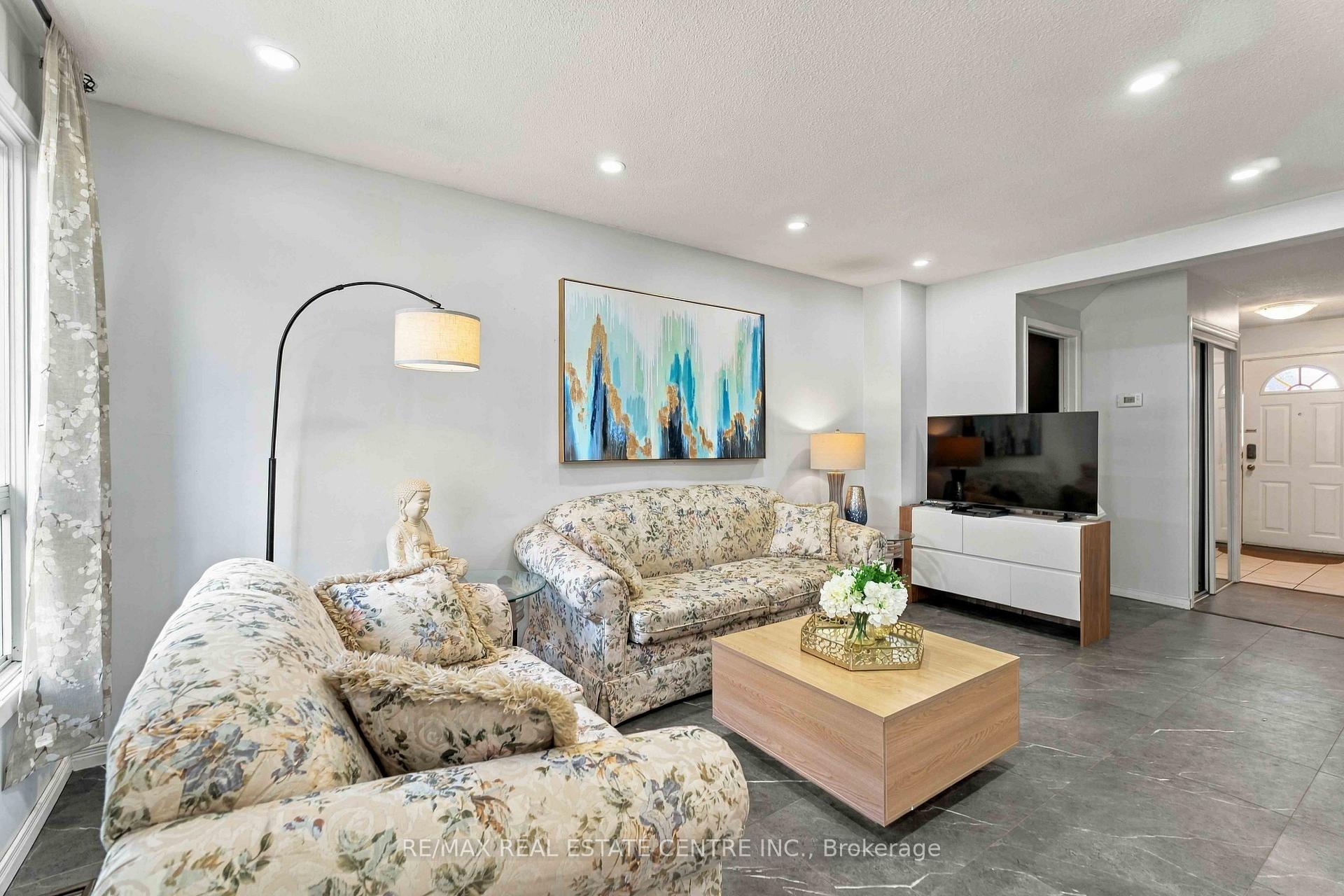 Photo 8 of Unit 4, 899 Stone Church Road E, Hamilton, Quinndale — HOMEH