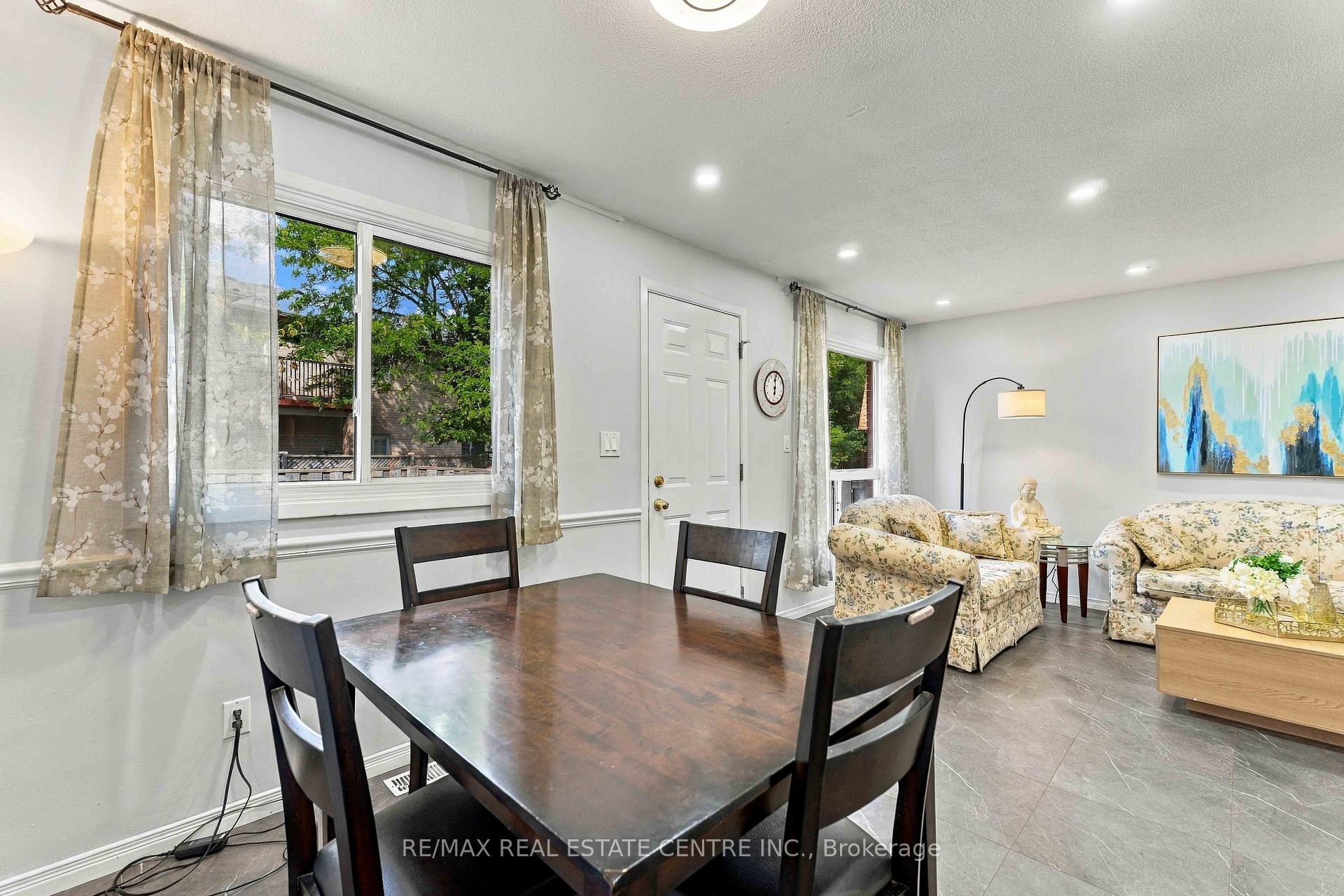 Photo 11 of Unit 4, 899 Stone Church Road E, Hamilton, Quinndale — HOMEH