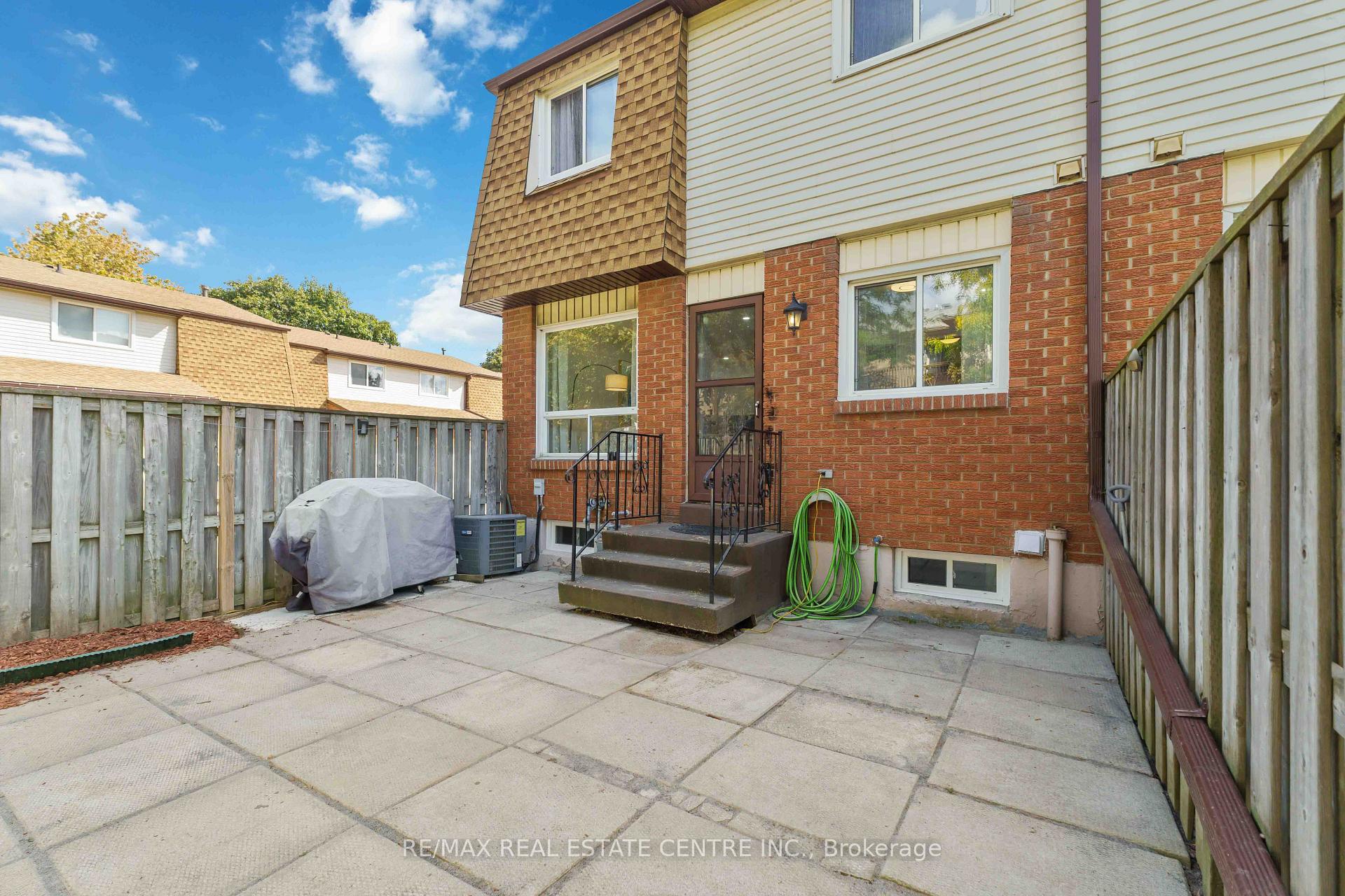 Photo 27 of Unit 4, 899 Stone Church Road E, Hamilton, Quinndale — HOMEH