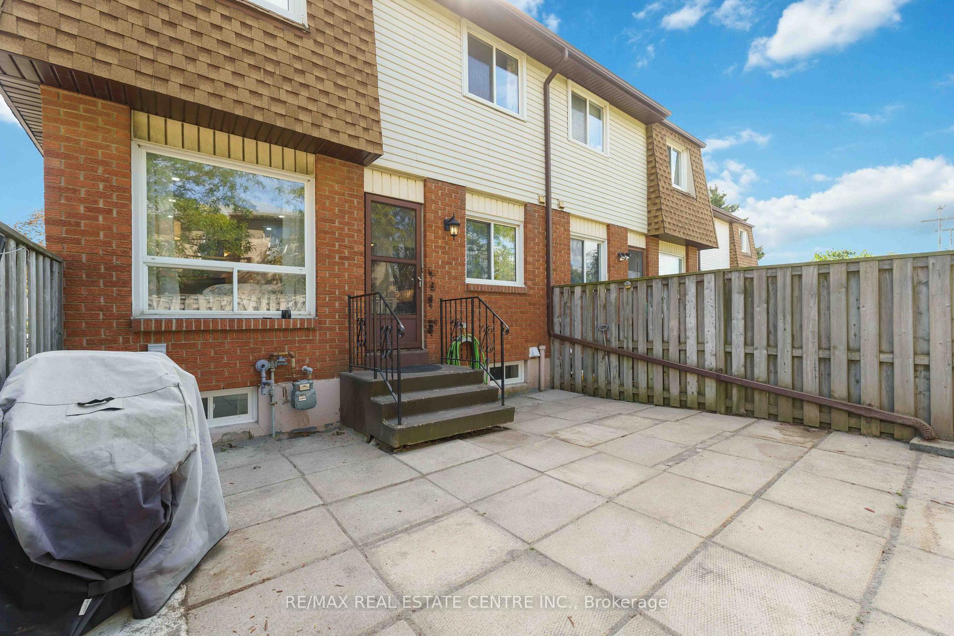 Photo 29 of Unit 4, 899 Stone Church Road E, Hamilton, Quinndale — HOMEH