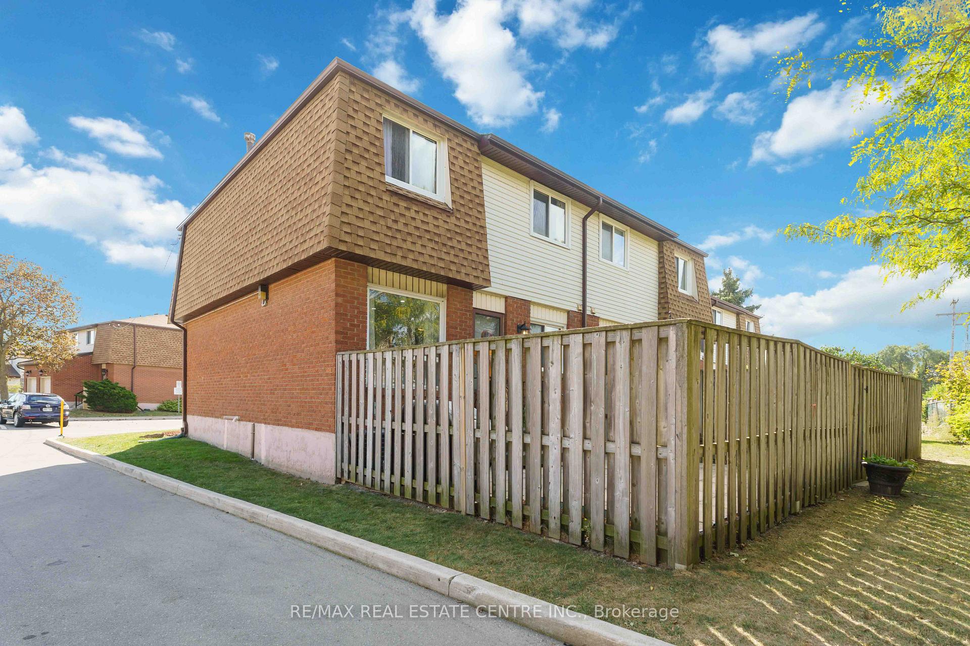 Photo 31 of Unit 4, 899 Stone Church Road E, Hamilton, Quinndale — HOMEH