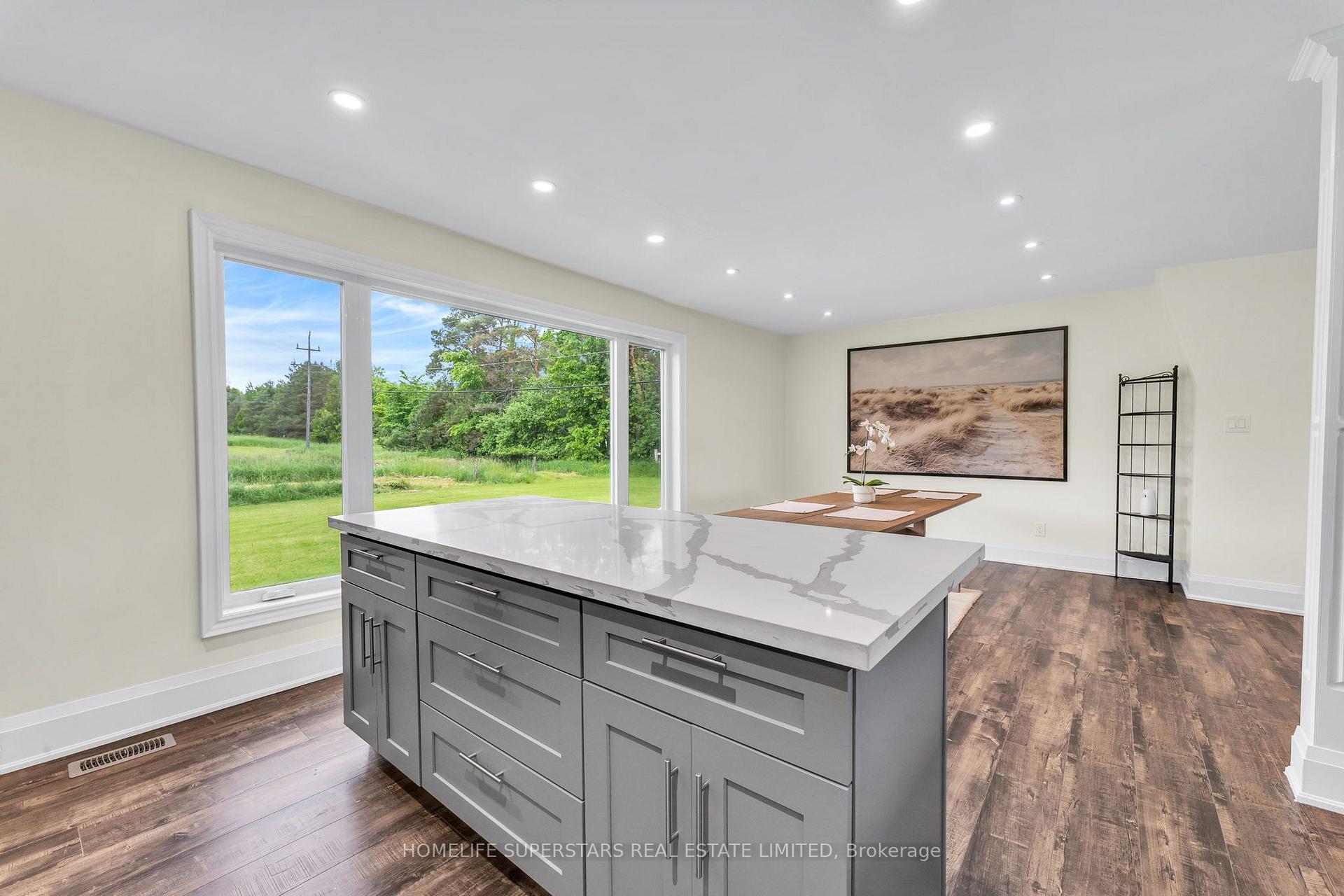 Photo 5 of 689 Northline Road, Kawartha Lakes, Somerville — HOMEH