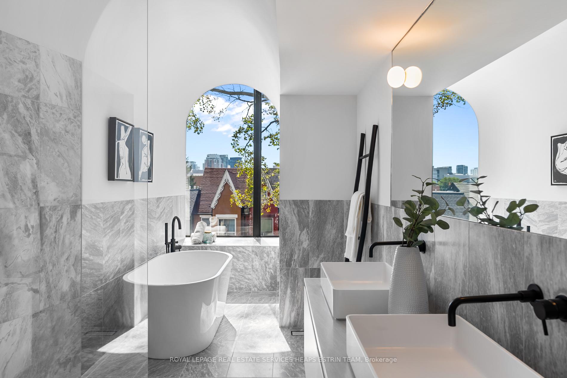 Photo 16 of 44 Foxley Street, Toronto, Trinity-Bellwoods — HOMEH