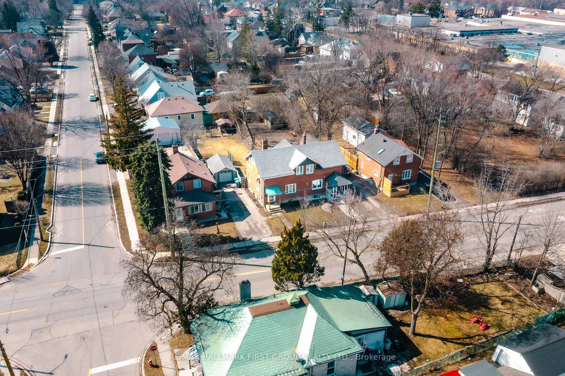 Photo of 7 Mcmurchy Avenue S