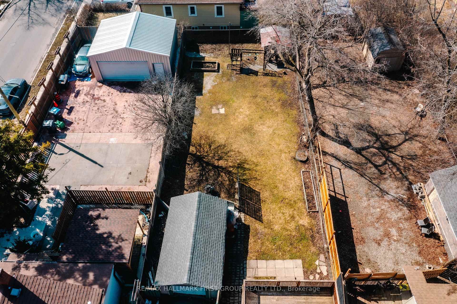 Photo 3 of 7 Mcmurchy Avenue S, Brampton, Downtown Brampton — HOMEH
