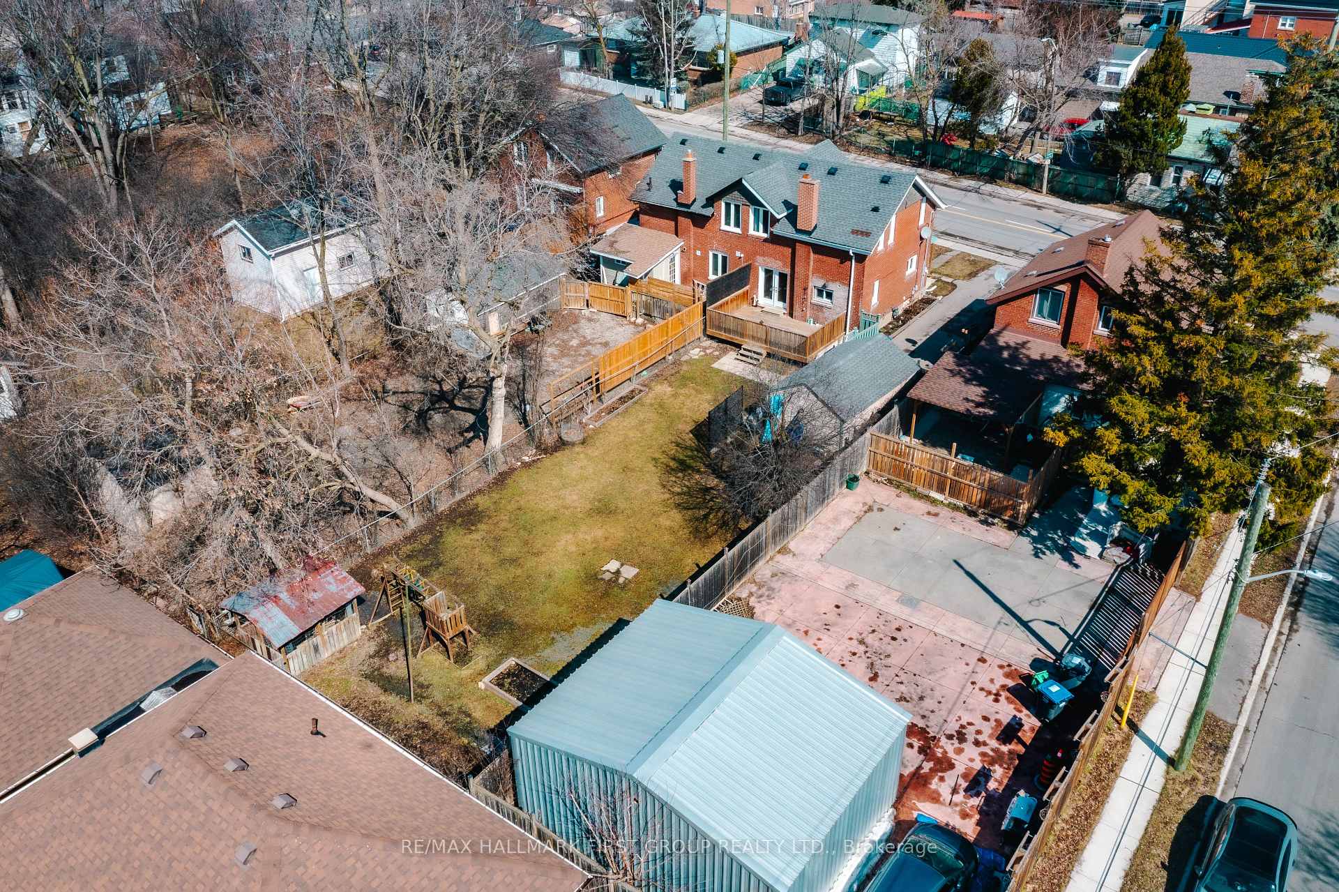 Photo 5 of 7 Mcmurchy Avenue S, Brampton, Downtown Brampton — HOMEH