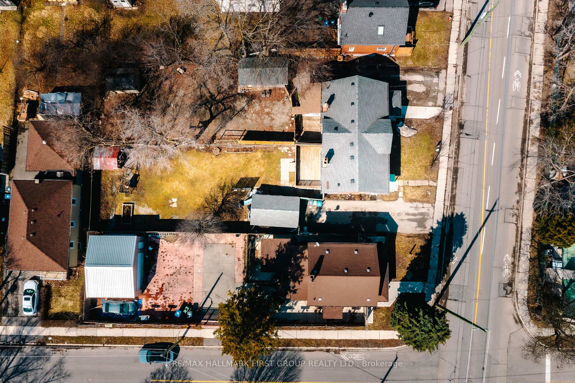 Photo 6 of 7 Mcmurchy Avenue S, Brampton, Downtown Brampton — HOMEH