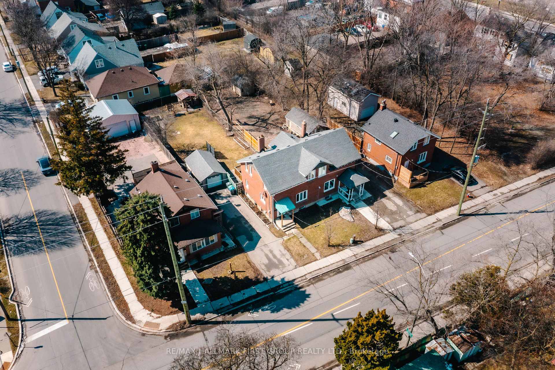 Photo 7 of 7 Mcmurchy Avenue S, Brampton, Downtown Brampton — HOMEH