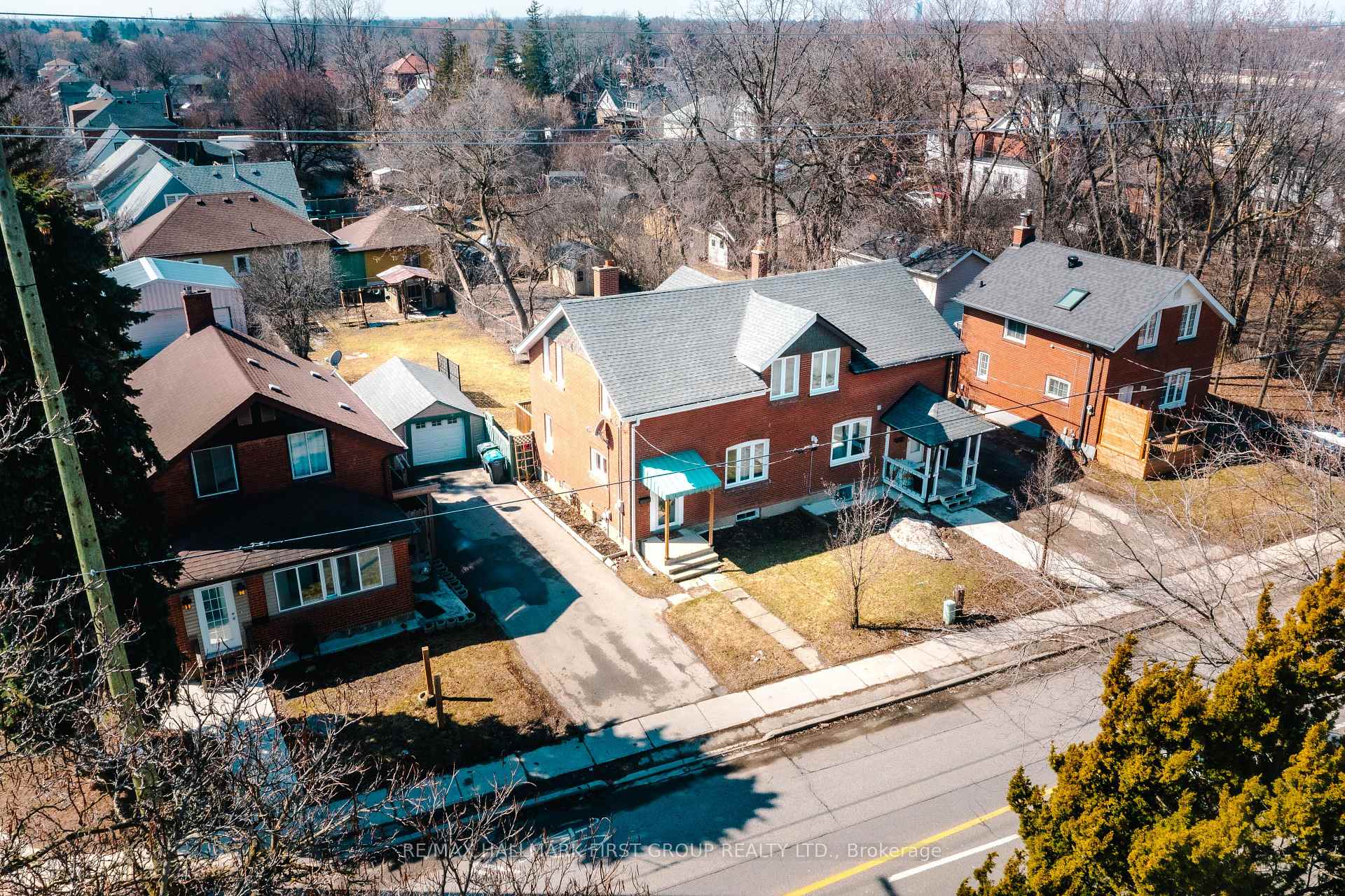 Photo 8 of 7 Mcmurchy Avenue S, Brampton, Downtown Brampton — HOMEH